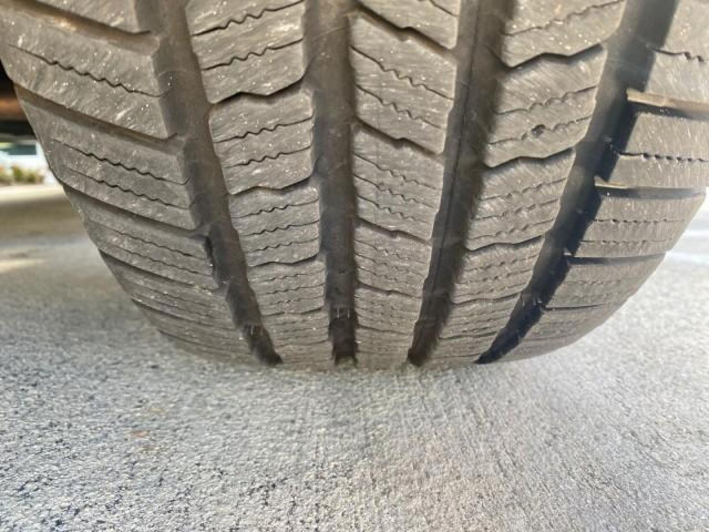2005 Steel Gray Metallic /Stone Gray GMC Yukon XL Denali AWD LOW MILES 60,526 (1GKFK66U55J) with an 6.0L Vortec 6000 V8 SFI Engine engine, Automatic transmission, located at 4701 North Dixie Hwy, Pompano Beach, FL, 33064, (954) 422-2889, 26.240938, -80.123474 - OUR WEBPAGE FLORIDACARS1.COM HAS OVER 100 PHOTOS AND FREE CARFAX LINK 2005 GMC YUKON XL DENALI VIN: 1GKFK66U55J166568 1 G K F K 6 6 U 5 5 J 1 6 6 5 6 8 4 DOOR WAGON/SPORT UTILITY 6.0L V8 F GASOLINE ALL WHEEL DRIVE Top Features 4WD/AWD Rear Air Conditioning Alloy Wheels Rear Seat Heaters BOSE Sound S - Photo#20