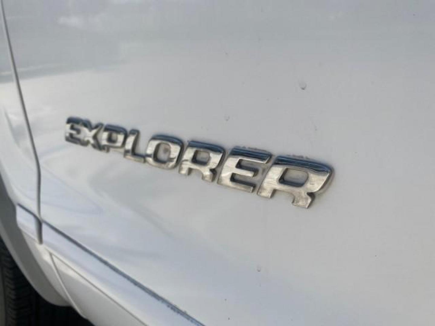 2002 Oxford White /Graphite Ford Explorer XLS FL RUNS LIKE NEW (1FMZU62E22U) with an 4.0L SOHC SEFI V6 Engine engine, Automatic transmission, located at 4701 North Dixie Hwy, Pompano Beach, FL, 33064, (954) 422-2889, 26.240938, -80.123474 - OUR WEBPAGE FLORIDACARS1.COM HAS OVER 100 PHOTOS AND FREE CARFAX LINK 2002 FORD EXPLORER XLS VIN: 1FMZU62E22UA45584 1 F M Z U 6 2 E 2 2 U A 4 5 5 8 4 4 DOOR WAGON/SPORT UTILITY 4.0L V6 F SOHC GASOLINE REAR WHEEL DRIVE Highlighted Features Full Roof Rack Tow Hitch CD Audio Power Windows Power Locks A - Photo#31