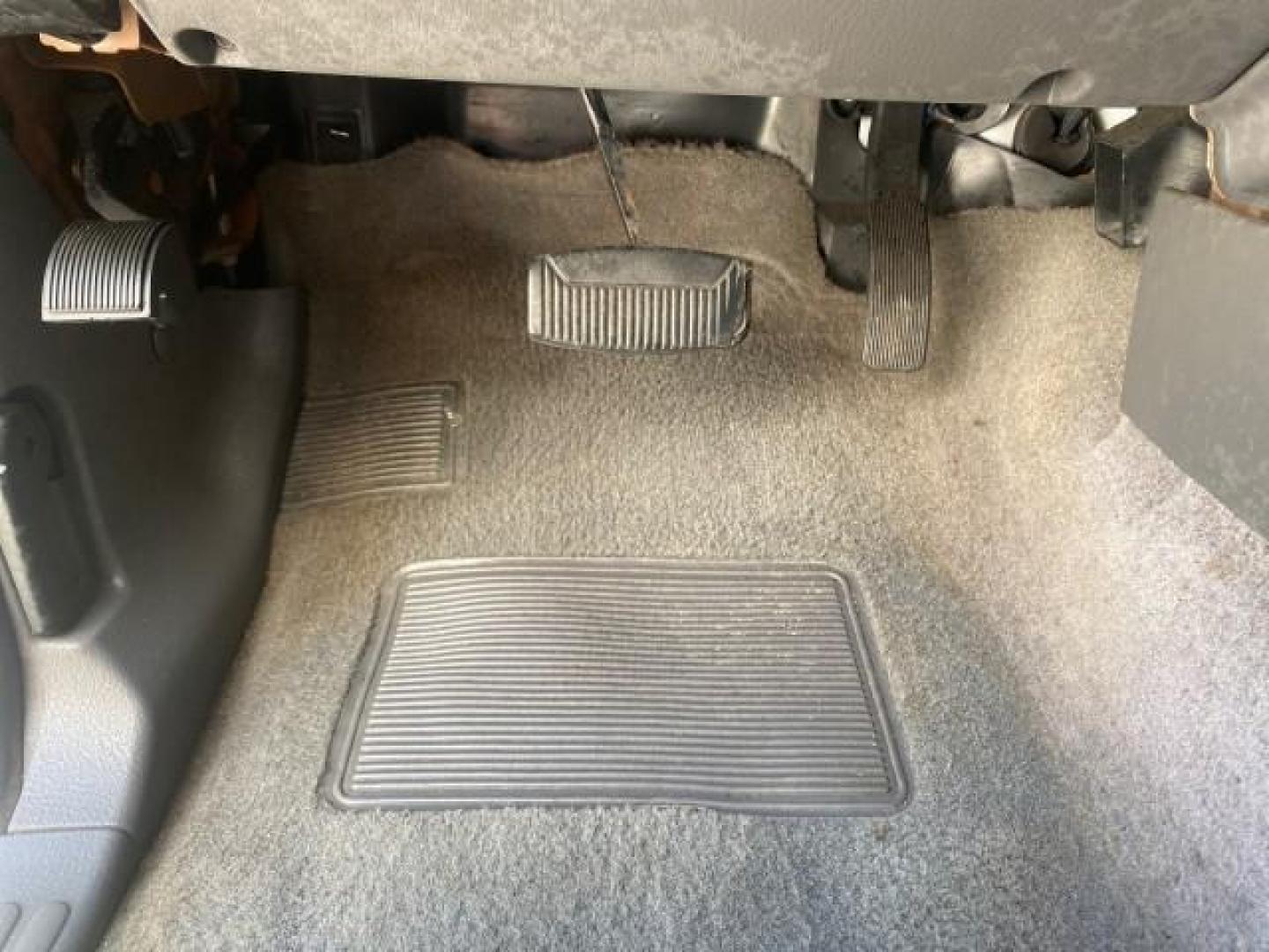 2002 Oxford White /Graphite Ford Explorer XLS FL RUNS LIKE NEW (1FMZU62E22U) with an 4.0L SOHC SEFI V6 Engine engine, Automatic transmission, located at 4701 North Dixie Hwy, Pompano Beach, FL, 33064, (954) 422-2889, 26.240938, -80.123474 - OUR WEBPAGE FLORIDACARS1.COM HAS OVER 100 PHOTOS AND FREE CARFAX LINK 2002 FORD EXPLORER XLS VIN: 1FMZU62E22UA45584 1 F M Z U 6 2 E 2 2 U A 4 5 5 8 4 4 DOOR WAGON/SPORT UTILITY 4.0L V6 F SOHC GASOLINE REAR WHEEL DRIVE Highlighted Features Full Roof Rack Tow Hitch CD Audio Power Windows Power Locks A - Photo#42