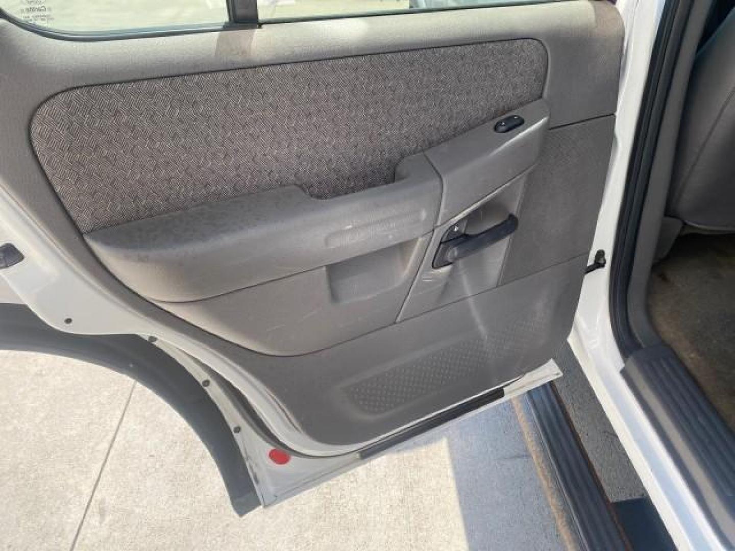 2002 Oxford White /Graphite Ford Explorer XLS FL RUNS LIKE NEW (1FMZU62E22U) with an 4.0L SOHC SEFI V6 Engine engine, Automatic transmission, located at 4701 North Dixie Hwy, Pompano Beach, FL, 33064, (954) 422-2889, 26.240938, -80.123474 - OUR WEBPAGE FLORIDACARS1.COM HAS OVER 100 PHOTOS AND FREE CARFAX LINK 2002 FORD EXPLORER XLS VIN: 1FMZU62E22UA45584 1 F M Z U 6 2 E 2 2 U A 4 5 5 8 4 4 DOOR WAGON/SPORT UTILITY 4.0L V6 F SOHC GASOLINE REAR WHEEL DRIVE Highlighted Features Full Roof Rack Tow Hitch CD Audio Power Windows Power Locks A - Photo#56