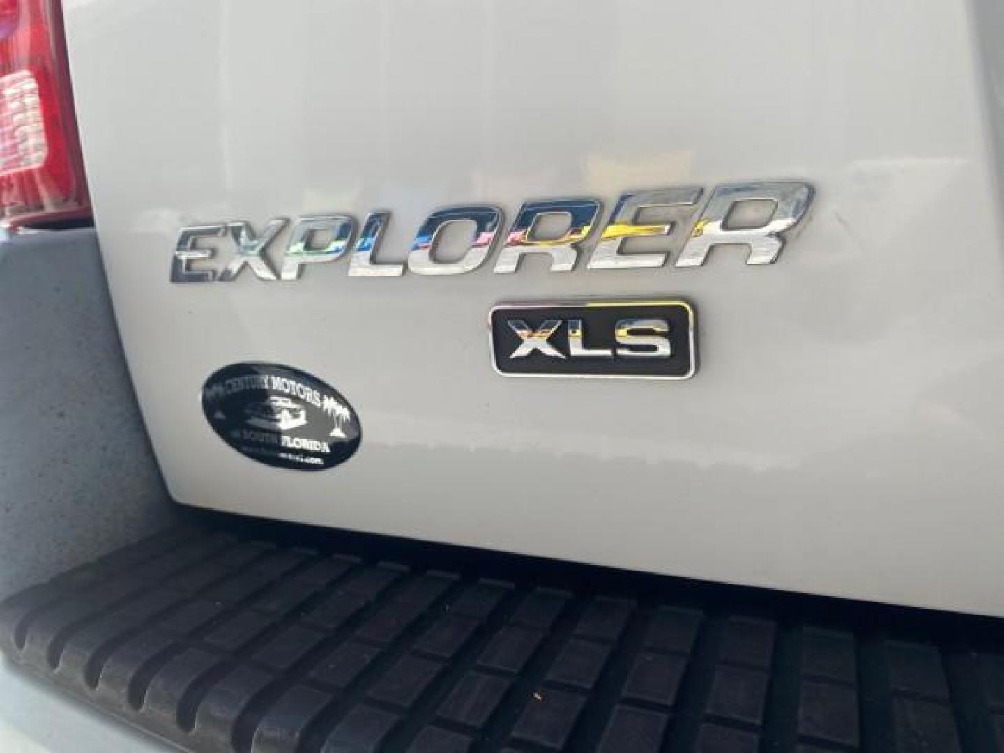 2002 Oxford White /Graphite Ford Explorer XLS FL RUNS LIKE NEW (1FMZU62E22U) with an 4.0L SOHC SEFI V6 Engine engine, Automatic transmission, located at 4701 North Dixie Hwy, Pompano Beach, FL, 33064, (954) 422-2889, 26.240938, -80.123474 - OUR WEBPAGE FLORIDACARS1.COM HAS OVER 100 PHOTOS AND FREE CARFAX LINK 2002 FORD EXPLORER XLS VIN: 1FMZU62E22UA45584 1 F M Z U 6 2 E 2 2 U A 4 5 5 8 4 4 DOOR WAGON/SPORT UTILITY 4.0L V6 F SOHC GASOLINE REAR WHEEL DRIVE Highlighted Features Full Roof Rack Tow Hitch CD Audio Power Windows Power Locks A - Photo#69