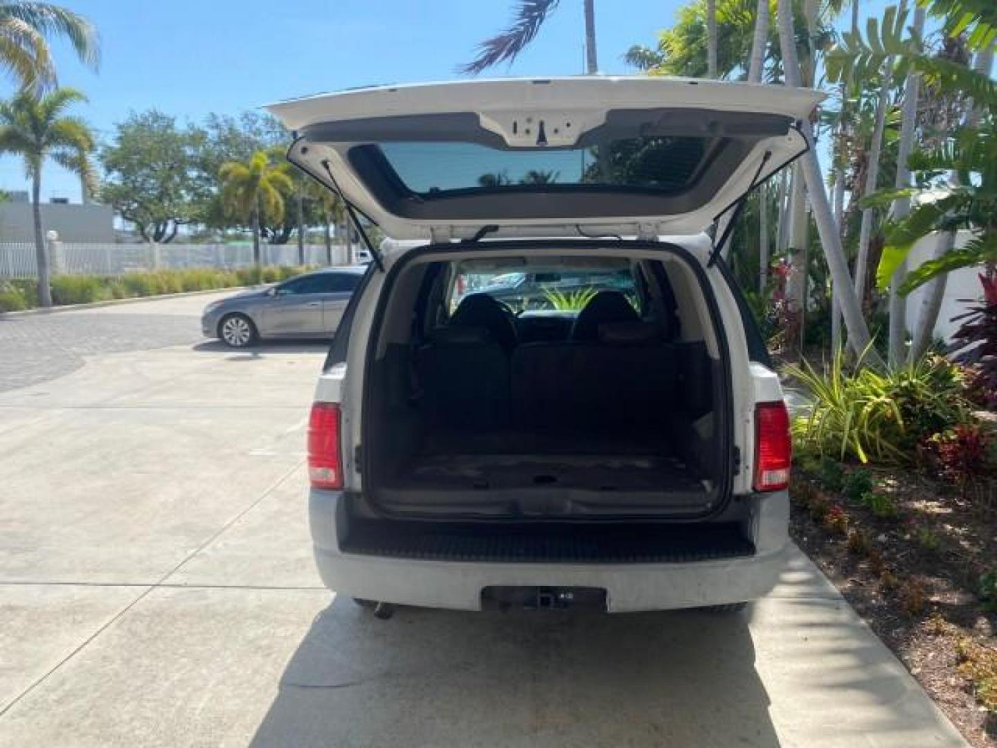 2002 Oxford White /Graphite Ford Explorer XLS FL RUNS LIKE NEW (1FMZU62E22U) with an 4.0L SOHC SEFI V6 Engine engine, Automatic transmission, located at 4701 North Dixie Hwy, Pompano Beach, FL, 33064, (954) 422-2889, 26.240938, -80.123474 - OUR WEBPAGE FLORIDACARS1.COM HAS OVER 100 PHOTOS AND FREE CARFAX LINK 2002 FORD EXPLORER XLS VIN: 1FMZU62E22UA45584 1 F M Z U 6 2 E 2 2 U A 4 5 5 8 4 4 DOOR WAGON/SPORT UTILITY 4.0L V6 F SOHC GASOLINE REAR WHEEL DRIVE Highlighted Features Full Roof Rack Tow Hitch CD Audio Power Windows Power Locks A - Photo#72