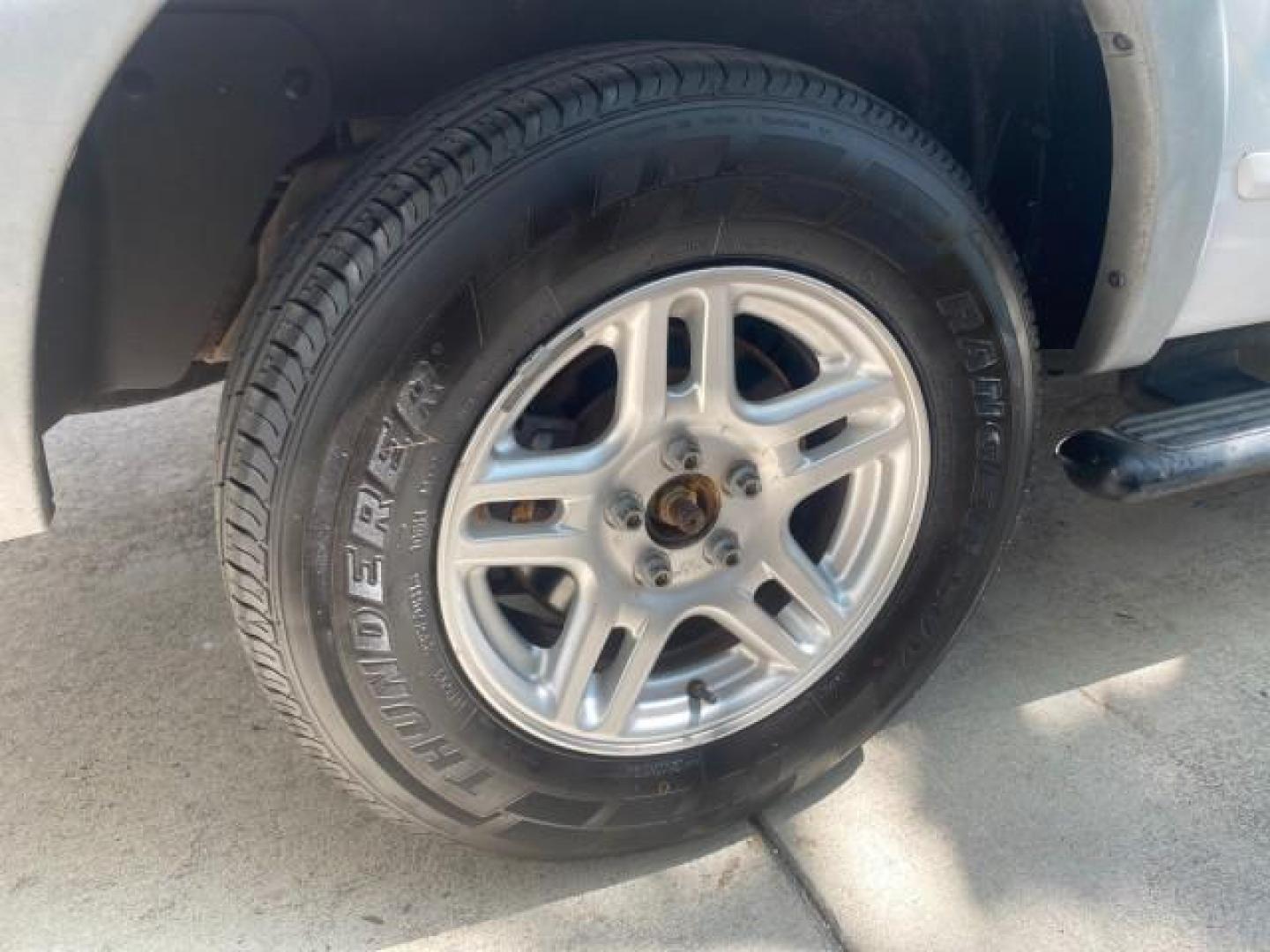 2002 Oxford White /Graphite Ford Explorer XLS FL RUNS LIKE NEW (1FMZU62E22U) with an 4.0L SOHC SEFI V6 Engine engine, Automatic transmission, located at 4701 North Dixie Hwy, Pompano Beach, FL, 33064, (954) 422-2889, 26.240938, -80.123474 - OUR WEBPAGE FLORIDACARS1.COM HAS OVER 100 PHOTOS AND FREE CARFAX LINK 2002 FORD EXPLORER XLS VIN: 1FMZU62E22UA45584 1 F M Z U 6 2 E 2 2 U A 4 5 5 8 4 4 DOOR WAGON/SPORT UTILITY 4.0L V6 F SOHC GASOLINE REAR WHEEL DRIVE Highlighted Features Full Roof Rack Tow Hitch CD Audio Power Windows Power Locks A - Photo#75