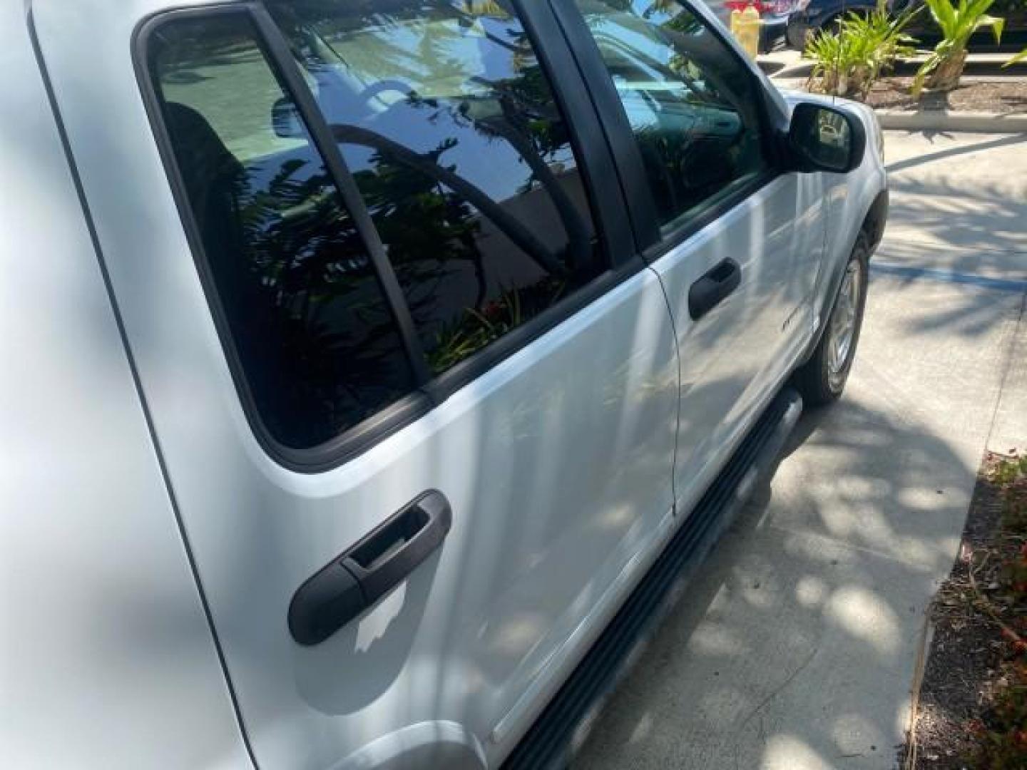2002 Oxford White /Graphite Ford Explorer XLS FL RUNS LIKE NEW (1FMZU62E22U) with an 4.0L SOHC SEFI V6 Engine engine, Automatic transmission, located at 4701 North Dixie Hwy, Pompano Beach, FL, 33064, (954) 422-2889, 26.240938, -80.123474 - OUR WEBPAGE FLORIDACARS1.COM HAS OVER 100 PHOTOS AND FREE CARFAX LINK 2002 FORD EXPLORER XLS VIN: 1FMZU62E22UA45584 1 F M Z U 6 2 E 2 2 U A 4 5 5 8 4 4 DOOR WAGON/SPORT UTILITY 4.0L V6 F SOHC GASOLINE REAR WHEEL DRIVE Highlighted Features Full Roof Rack Tow Hitch CD Audio Power Windows Power Locks A - Photo#77