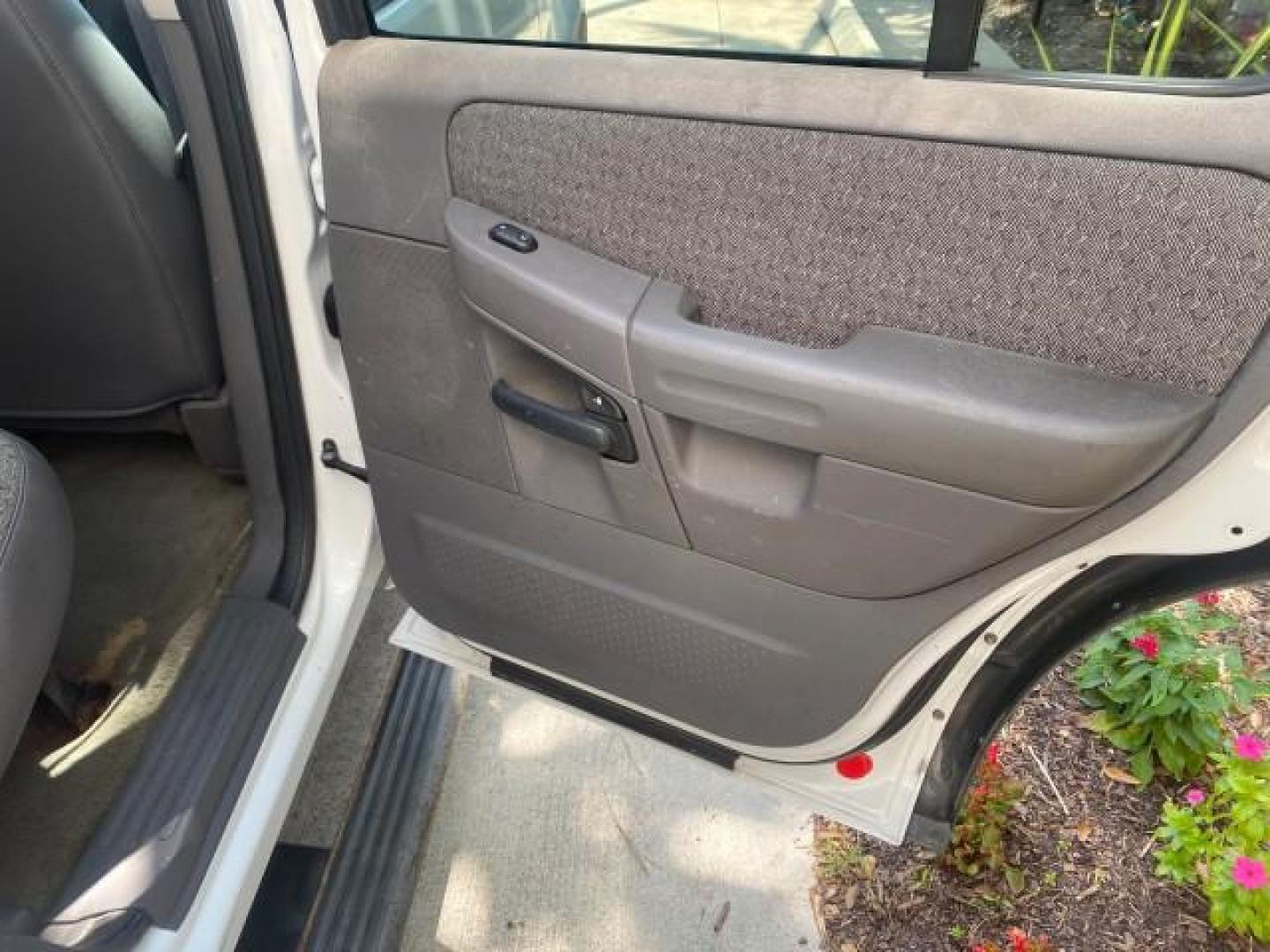 2002 Oxford White /Graphite Ford Explorer XLS FL RUNS LIKE NEW (1FMZU62E22U) with an 4.0L SOHC SEFI V6 Engine engine, Automatic transmission, located at 4701 North Dixie Hwy, Pompano Beach, FL, 33064, (954) 422-2889, 26.240938, -80.123474 - OUR WEBPAGE FLORIDACARS1.COM HAS OVER 100 PHOTOS AND FREE CARFAX LINK 2002 FORD EXPLORER XLS VIN: 1FMZU62E22UA45584 1 F M Z U 6 2 E 2 2 U A 4 5 5 8 4 4 DOOR WAGON/SPORT UTILITY 4.0L V6 F SOHC GASOLINE REAR WHEEL DRIVE Highlighted Features Full Roof Rack Tow Hitch CD Audio Power Windows Power Locks A - Photo#79