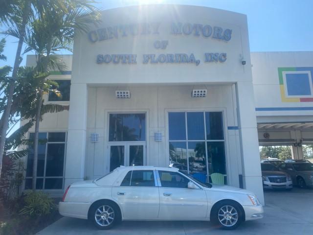 photo of 2010 Cadillac DTS w/1SC LOW MILES 55,831 FLORIDA