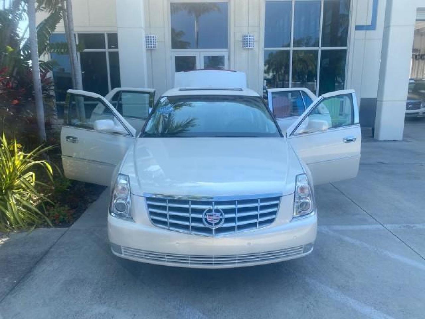 2010 White Diamond Tricoat /Shale/Cocoa Cadillac DTS w/1SC LOW MILES 55,831 FLORIDA (1G6KD5EY9AU) with an Northstar 4.6L DOHC V8 Engine engine, Automatic transmission, located at 4701 North Dixie Hwy, Pompano Beach, FL, 33064, (954) 422-2889, 26.240938, -80.123474 - OUR WEBPAGE FLORIDACARS1.COM HAS OVER 100 PHOTOS AND FREE CARFAX LINK 2010 CADILLAC DTS LUXURY COLLECTION SUNROOF BEAUTIFUL CABRIO VINAL TOP LIKE NEW! ADD $ 5000 PKG! VIN: 1G6KD5EY9AU131997 1 G 6 K D 5 E Y 9 A U 1 3 1 9 9 7 SEDAN 4 DR 4.6L V8 F DOHC 32V GASOLINE FRONT WHEEL DRIVE Top Features A/C Se - Photo#16