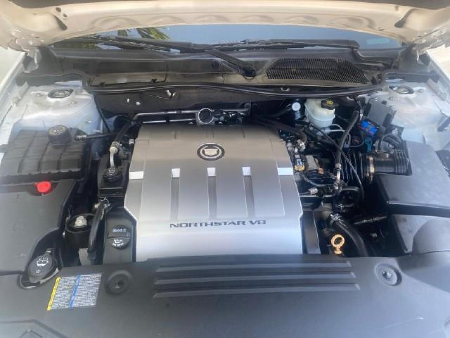 2010 White Diamond Tricoat /Shale/Cocoa Cadillac DTS w/1SC LOW MILES 55,831 FLORIDA (1G6KD5EY9AU) with an Northstar 4.6L DOHC V8 Engine engine, Automatic transmission, located at 4701 North Dixie Hwy, Pompano Beach, FL, 33064, (954) 422-2889, 26.240938, -80.123474 - OUR WEBPAGE FLORIDACARS1.COM HAS OVER 100 PHOTOS AND FREE CARFAX LINK 2010 CADILLAC DTS LUXURY COLLECTION SUNROOF BEAUTIFUL CABRIO VINAL TOP LIKE NEW! ADD $ 5000 PKG! VIN: 1G6KD5EY9AU131997 1 G 6 K D 5 E Y 9 A U 1 3 1 9 9 7 SEDAN 4 DR 4.6L V8 F DOHC 32V GASOLINE FRONT WHEEL DRIVE Top Features A/C Se - Photo#17