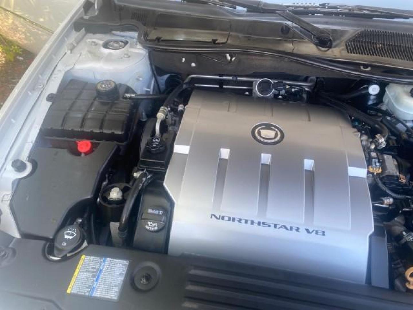 2010 White Diamond Tricoat /Shale/Cocoa Cadillac DTS w/1SC LOW MILES 55,831 FLORIDA (1G6KD5EY9AU) with an Northstar 4.6L DOHC V8 Engine engine, Automatic transmission, located at 4701 North Dixie Hwy, Pompano Beach, FL, 33064, (954) 422-2889, 26.240938, -80.123474 - OUR WEBPAGE FLORIDACARS1.COM HAS OVER 100 PHOTOS AND FREE CARFAX LINK 2010 CADILLAC DTS LUXURY COLLECTION SUNROOF BEAUTIFUL CABRIO VINAL TOP LIKE NEW! ADD $ 5000 PKG! VIN: 1G6KD5EY9AU131997 1 G 6 K D 5 E Y 9 A U 1 3 1 9 9 7 SEDAN 4 DR 4.6L V8 F DOHC 32V GASOLINE FRONT WHEEL DRIVE Top Features A/C Se - Photo#24