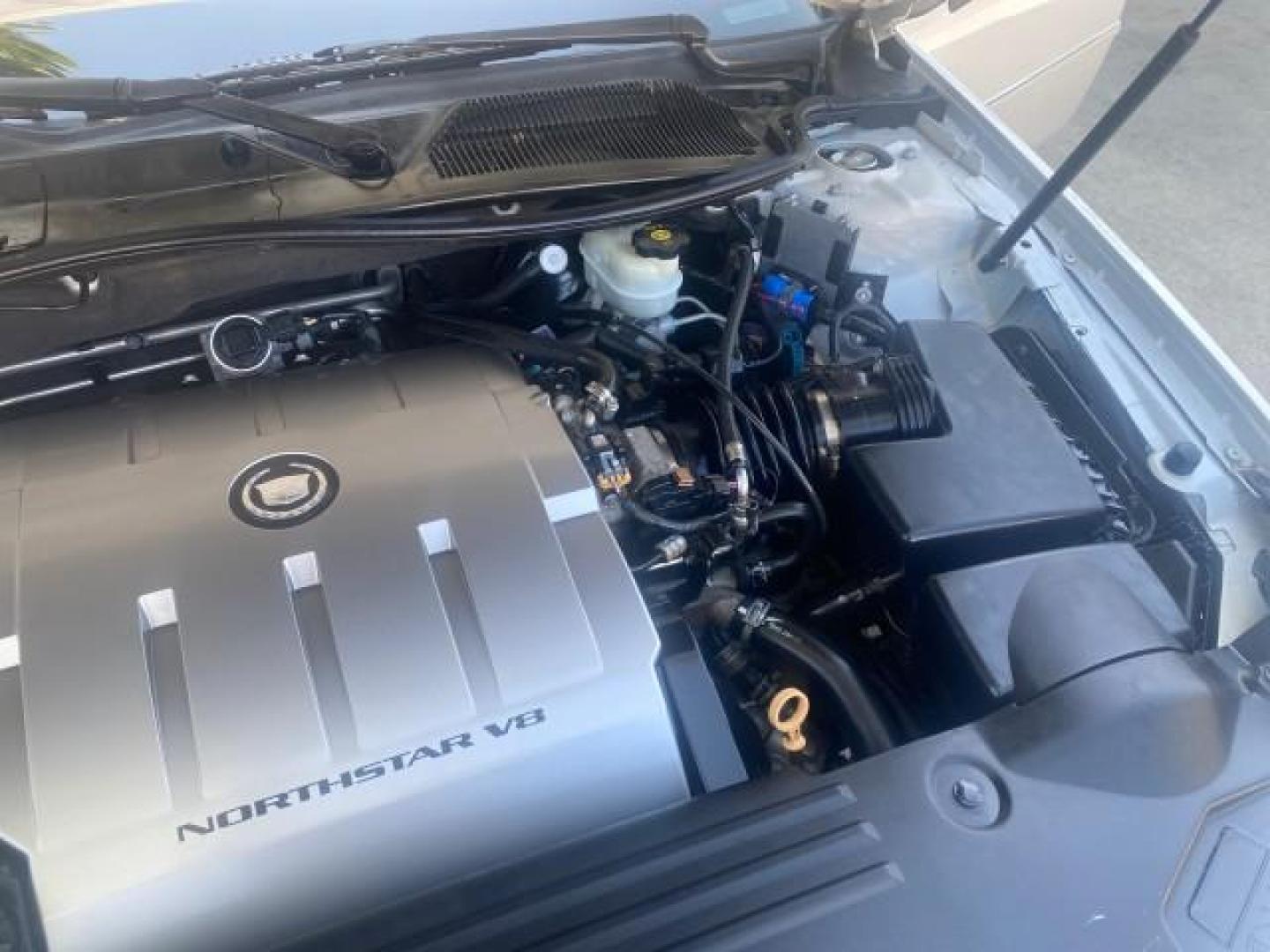 2010 White Diamond Tricoat /Shale/Cocoa Cadillac DTS w/1SC LOW MILES 55,831 FLORIDA (1G6KD5EY9AU) with an Northstar 4.6L DOHC V8 Engine engine, Automatic transmission, located at 4701 North Dixie Hwy, Pompano Beach, FL, 33064, (954) 422-2889, 26.240938, -80.123474 - OUR WEBPAGE FLORIDACARS1.COM HAS OVER 100 PHOTOS AND FREE CARFAX LINK 2010 CADILLAC DTS LUXURY COLLECTION SUNROOF BEAUTIFUL CABRIO VINAL TOP LIKE NEW! ADD $ 5000 PKG! VIN: 1G6KD5EY9AU131997 1 G 6 K D 5 E Y 9 A U 1 3 1 9 9 7 SEDAN 4 DR 4.6L V8 F DOHC 32V GASOLINE FRONT WHEEL DRIVE Top Features A/C Se - Photo#25