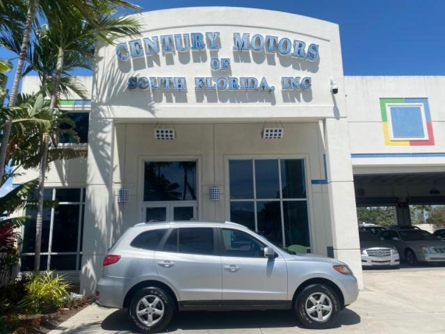 2007 Platinum /Gray Hyundai Santa Fe GLS LOW MILES 37,778 (5NMSG13D77H) with an 2.7L DOHC MPI V6 Engine engine, Automatic transmission, located at 4701 North Dixie Hwy, Pompano Beach, FL, 33064, (954) 422-2889, 26.240938, -80.123474 - OUR WEBPAGE FLORIDACARS1.COM HAS OVER 100 PHOTOS AND FREE CARFAX LINK 2007 HYUNDAI SANTA FE GLS VIN: 5NMSG13D77H123524 5 N M S G 1 3 D 7 7 H 1 2 3 5 2 4 4 DOOR WAGON/SPORT UTILITY 2.7L V6 F DOHC 16V GASOLINE FRONT WHEEL DRIVE Top Features Alloy Wheels Cloth Seats Satellite Radio Ready Basic Features - Photo#0