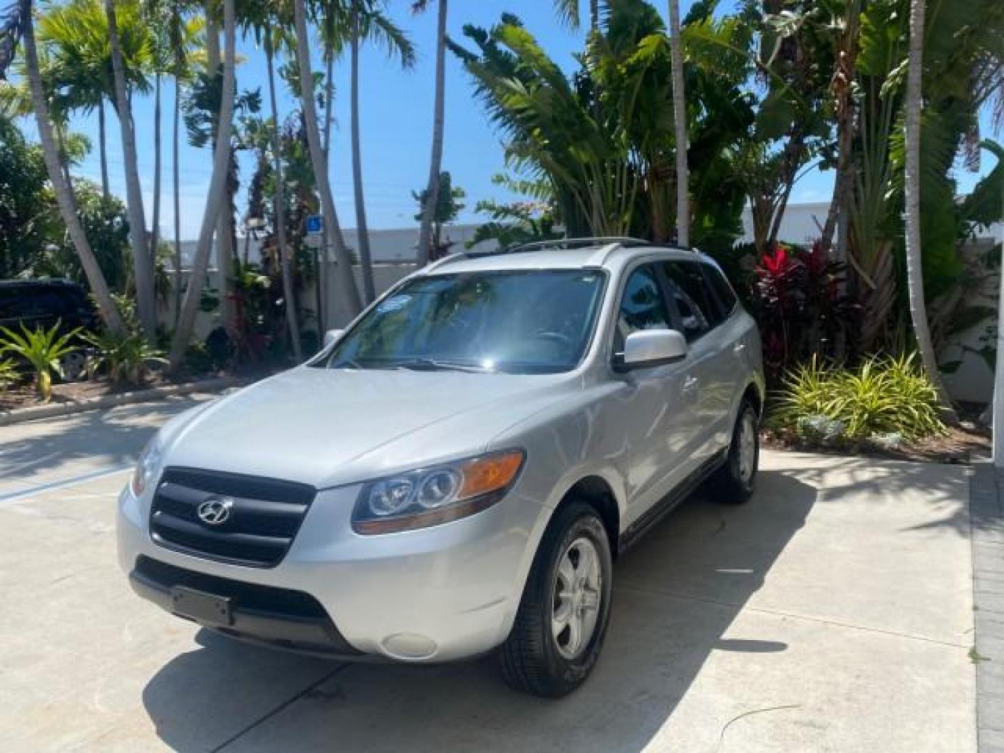 2007 Platinum /Gray Hyundai Santa Fe GLS LOW MILES 37,778 (5NMSG13D77H) with an 2.7L DOHC MPI V6 Engine engine, Automatic transmission, located at 4701 North Dixie Hwy, Pompano Beach, FL, 33064, (954) 422-2889, 26.240938, -80.123474 - OUR WEBPAGE FLORIDACARS1.COM HAS OVER 100 PHOTOS AND FREE CARFAX LINK 2007 HYUNDAI SANTA FE GLS VIN: 5NMSG13D77H123524 5 N M S G 1 3 D 7 7 H 1 2 3 5 2 4 4 DOOR WAGON/SPORT UTILITY 2.7L V6 F DOHC 16V GASOLINE FRONT WHEEL DRIVE Top Features Alloy Wheels Cloth Seats Satellite Radio Ready Basic Features - Photo#3