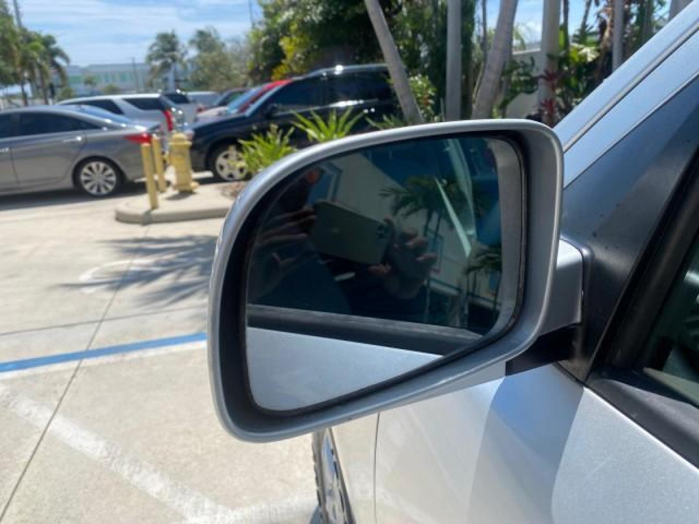 2007 Platinum /Gray Hyundai Santa Fe GLS LOW MILES 37,778 (5NMSG13D77H) with an 2.7L DOHC MPI V6 Engine engine, Automatic transmission, located at 4701 North Dixie Hwy, Pompano Beach, FL, 33064, (954) 422-2889, 26.240938, -80.123474 - OUR WEBPAGE FLORIDACARS1.COM HAS OVER 100 PHOTOS AND FREE CARFAX LINK 2007 HYUNDAI SANTA FE GLS VIN: 5NMSG13D77H123524 5 N M S G 1 3 D 7 7 H 1 2 3 5 2 4 4 DOOR WAGON/SPORT UTILITY 2.7L V6 F DOHC 16V GASOLINE FRONT WHEEL DRIVE Top Features Alloy Wheels Cloth Seats Satellite Radio Ready Basic Features - Photo#27