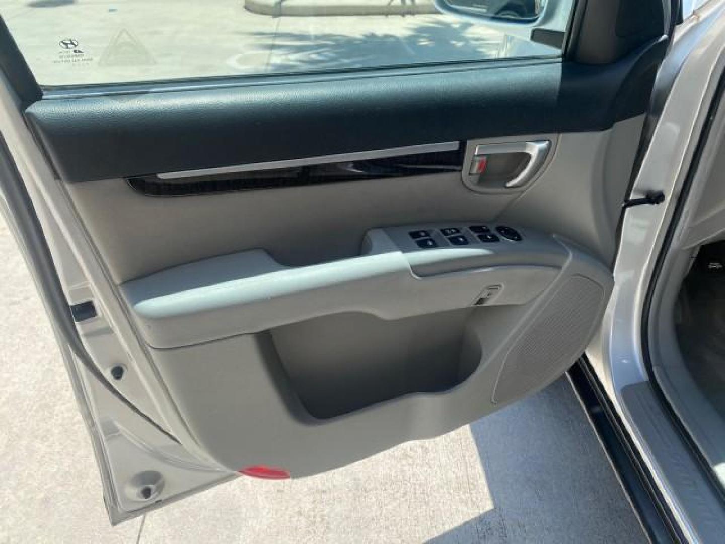 2007 Platinum /Gray Hyundai Santa Fe GLS LOW MILES 37,778 (5NMSG13D77H) with an 2.7L DOHC MPI V6 Engine engine, Automatic transmission, located at 4701 North Dixie Hwy, Pompano Beach, FL, 33064, (954) 422-2889, 26.240938, -80.123474 - OUR WEBPAGE FLORIDACARS1.COM HAS OVER 100 PHOTOS AND FREE CARFAX LINK 2007 HYUNDAI SANTA FE GLS VIN: 5NMSG13D77H123524 5 N M S G 1 3 D 7 7 H 1 2 3 5 2 4 4 DOOR WAGON/SPORT UTILITY 2.7L V6 F DOHC 16V GASOLINE FRONT WHEEL DRIVE Top Features Alloy Wheels Cloth Seats Satellite Radio Ready Basic Features - Photo#31
