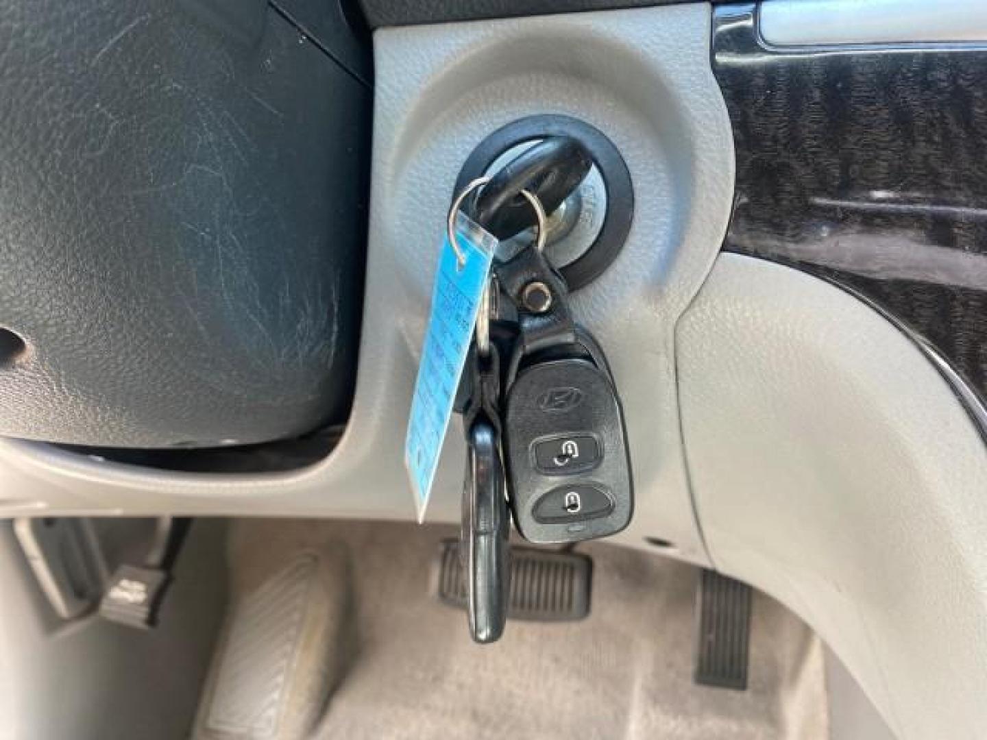 2007 Platinum /Gray Hyundai Santa Fe GLS LOW MILES 37,778 (5NMSG13D77H) with an 2.7L DOHC MPI V6 Engine engine, Automatic transmission, located at 4701 North Dixie Hwy, Pompano Beach, FL, 33064, (954) 422-2889, 26.240938, -80.123474 - OUR WEBPAGE FLORIDACARS1.COM HAS OVER 100 PHOTOS AND FREE CARFAX LINK 2007 HYUNDAI SANTA FE GLS VIN: 5NMSG13D77H123524 5 N M S G 1 3 D 7 7 H 1 2 3 5 2 4 4 DOOR WAGON/SPORT UTILITY 2.7L V6 F DOHC 16V GASOLINE FRONT WHEEL DRIVE Top Features Alloy Wheels Cloth Seats Satellite Radio Ready Basic Features - Photo#46