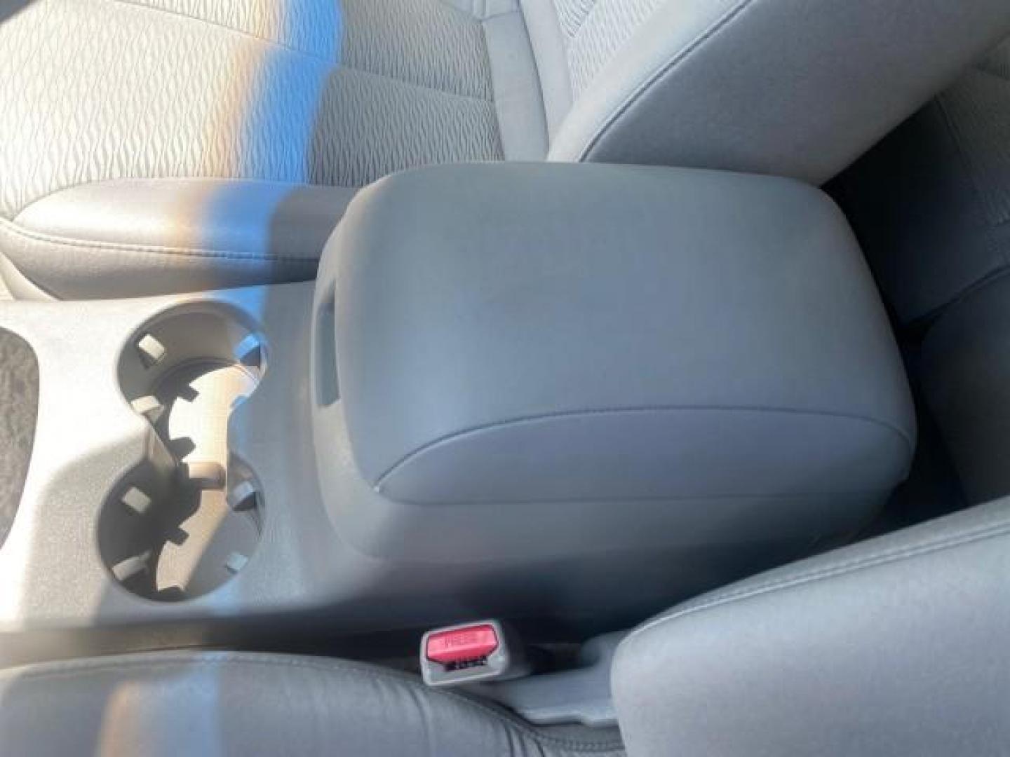 2007 Platinum /Gray Hyundai Santa Fe GLS LOW MILES 37,778 (5NMSG13D77H) with an 2.7L DOHC MPI V6 Engine engine, Automatic transmission, located at 4701 North Dixie Hwy, Pompano Beach, FL, 33064, (954) 422-2889, 26.240938, -80.123474 - OUR WEBPAGE FLORIDACARS1.COM HAS OVER 100 PHOTOS AND FREE CARFAX LINK 2007 HYUNDAI SANTA FE GLS VIN: 5NMSG13D77H123524 5 N M S G 1 3 D 7 7 H 1 2 3 5 2 4 4 DOOR WAGON/SPORT UTILITY 2.7L V6 F DOHC 16V GASOLINE FRONT WHEEL DRIVE Top Features Alloy Wheels Cloth Seats Satellite Radio Ready Basic Features - Photo#48