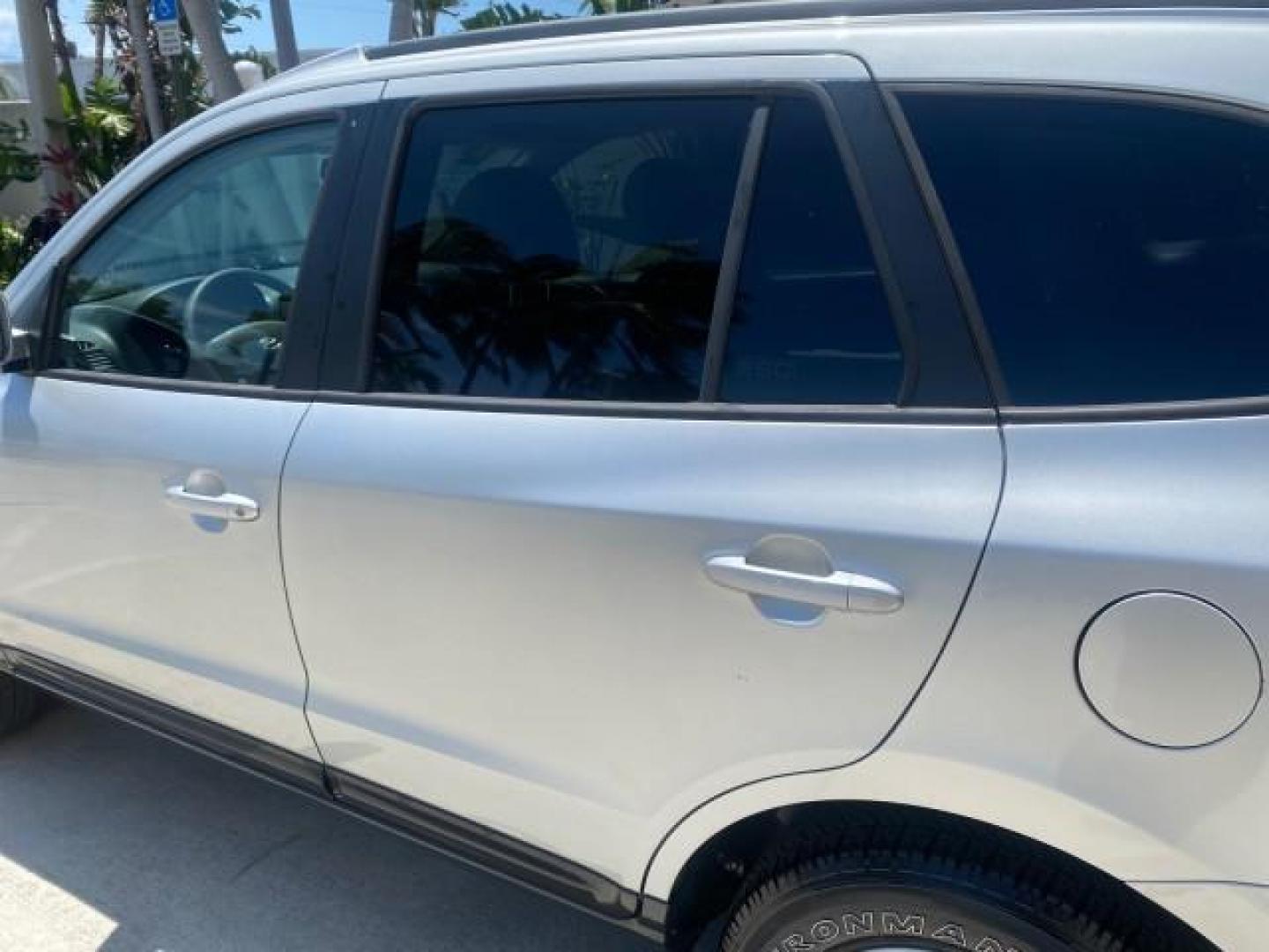 2007 Platinum /Gray Hyundai Santa Fe GLS LOW MILES 37,778 (5NMSG13D77H) with an 2.7L DOHC MPI V6 Engine engine, Automatic transmission, located at 4701 North Dixie Hwy, Pompano Beach, FL, 33064, (954) 422-2889, 26.240938, -80.123474 - OUR WEBPAGE FLORIDACARS1.COM HAS OVER 100 PHOTOS AND FREE CARFAX LINK 2007 HYUNDAI SANTA FE GLS VIN: 5NMSG13D77H123524 5 N M S G 1 3 D 7 7 H 1 2 3 5 2 4 4 DOOR WAGON/SPORT UTILITY 2.7L V6 F DOHC 16V GASOLINE FRONT WHEEL DRIVE Top Features Alloy Wheels Cloth Seats Satellite Radio Ready Basic Features - Photo#57
