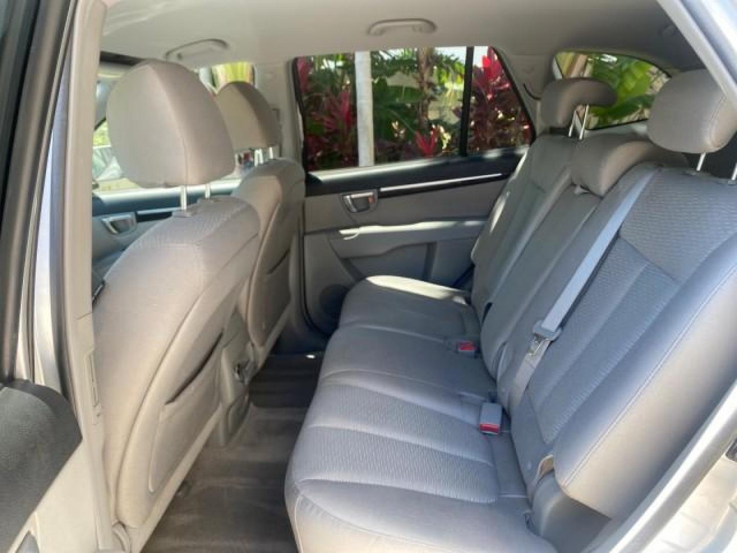 2007 Platinum /Gray Hyundai Santa Fe GLS LOW MILES 37,778 (5NMSG13D77H) with an 2.7L DOHC MPI V6 Engine engine, Automatic transmission, located at 4701 North Dixie Hwy, Pompano Beach, FL, 33064, (954) 422-2889, 26.240938, -80.123474 - OUR WEBPAGE FLORIDACARS1.COM HAS OVER 100 PHOTOS AND FREE CARFAX LINK 2007 HYUNDAI SANTA FE GLS VIN: 5NMSG13D77H123524 5 N M S G 1 3 D 7 7 H 1 2 3 5 2 4 4 DOOR WAGON/SPORT UTILITY 2.7L V6 F DOHC 16V GASOLINE FRONT WHEEL DRIVE Top Features Alloy Wheels Cloth Seats Satellite Radio Ready Basic Features - Photo#61