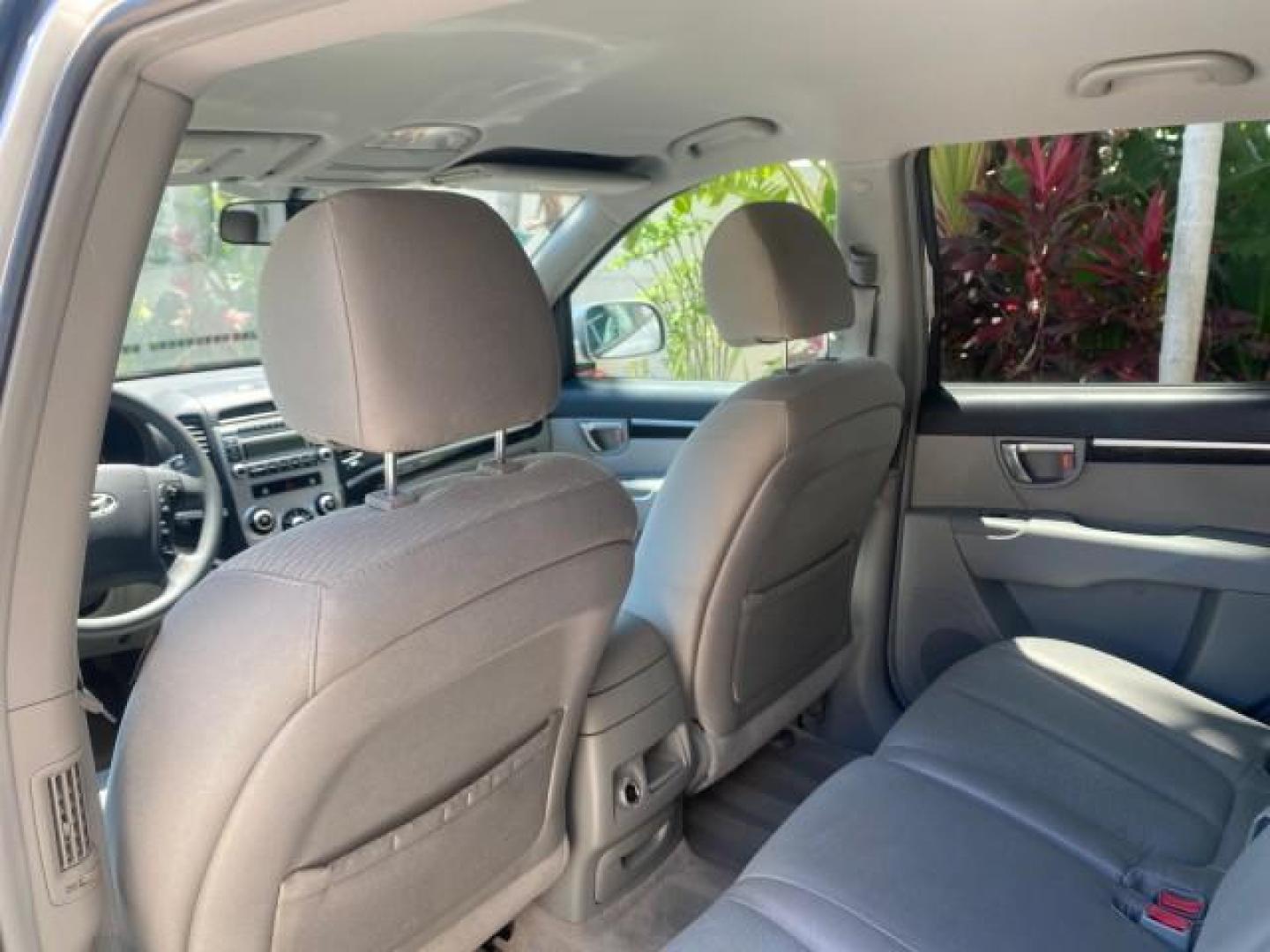 2007 Platinum /Gray Hyundai Santa Fe GLS LOW MILES 37,778 (5NMSG13D77H) with an 2.7L DOHC MPI V6 Engine engine, Automatic transmission, located at 4701 North Dixie Hwy, Pompano Beach, FL, 33064, (954) 422-2889, 26.240938, -80.123474 - OUR WEBPAGE FLORIDACARS1.COM HAS OVER 100 PHOTOS AND FREE CARFAX LINK 2007 HYUNDAI SANTA FE GLS VIN: 5NMSG13D77H123524 5 N M S G 1 3 D 7 7 H 1 2 3 5 2 4 4 DOOR WAGON/SPORT UTILITY 2.7L V6 F DOHC 16V GASOLINE FRONT WHEEL DRIVE Top Features Alloy Wheels Cloth Seats Satellite Radio Ready Basic Features - Photo#62