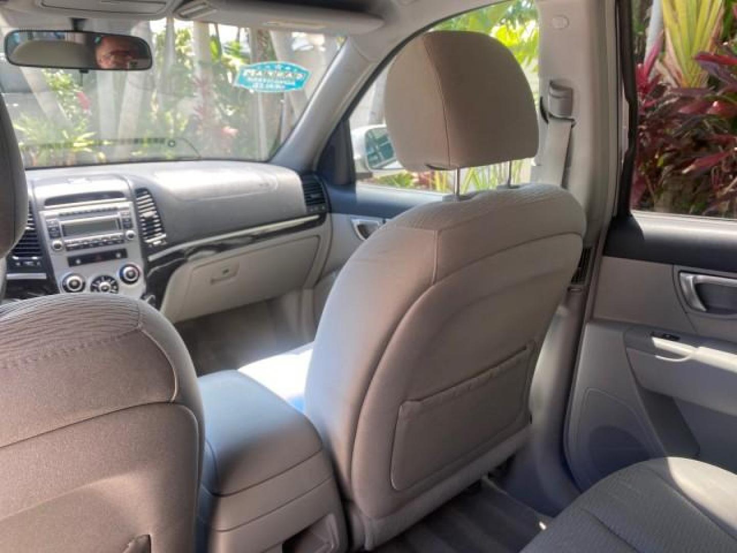 2007 Platinum /Gray Hyundai Santa Fe GLS LOW MILES 37,778 (5NMSG13D77H) with an 2.7L DOHC MPI V6 Engine engine, Automatic transmission, located at 4701 North Dixie Hwy, Pompano Beach, FL, 33064, (954) 422-2889, 26.240938, -80.123474 - OUR WEBPAGE FLORIDACARS1.COM HAS OVER 100 PHOTOS AND FREE CARFAX LINK 2007 HYUNDAI SANTA FE GLS VIN: 5NMSG13D77H123524 5 N M S G 1 3 D 7 7 H 1 2 3 5 2 4 4 DOOR WAGON/SPORT UTILITY 2.7L V6 F DOHC 16V GASOLINE FRONT WHEEL DRIVE Top Features Alloy Wheels Cloth Seats Satellite Radio Ready Basic Features - Photo#66