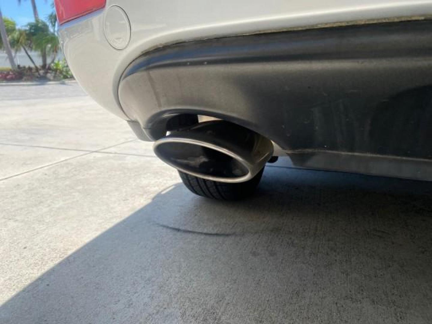 2007 Platinum /Gray Hyundai Santa Fe GLS LOW MILES 37,778 (5NMSG13D77H) with an 2.7L DOHC MPI V6 Engine engine, Automatic transmission, located at 4701 North Dixie Hwy, Pompano Beach, FL, 33064, (954) 422-2889, 26.240938, -80.123474 - OUR WEBPAGE FLORIDACARS1.COM HAS OVER 100 PHOTOS AND FREE CARFAX LINK 2007 HYUNDAI SANTA FE GLS VIN: 5NMSG13D77H123524 5 N M S G 1 3 D 7 7 H 1 2 3 5 2 4 4 DOOR WAGON/SPORT UTILITY 2.7L V6 F DOHC 16V GASOLINE FRONT WHEEL DRIVE Top Features Alloy Wheels Cloth Seats Satellite Radio Ready Basic Features - Photo#76
