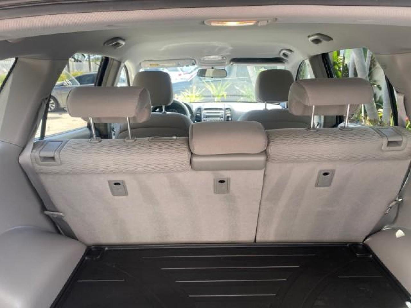 2007 Platinum /Gray Hyundai Santa Fe GLS LOW MILES 37,778 (5NMSG13D77H) with an 2.7L DOHC MPI V6 Engine engine, Automatic transmission, located at 4701 North Dixie Hwy, Pompano Beach, FL, 33064, (954) 422-2889, 26.240938, -80.123474 - OUR WEBPAGE FLORIDACARS1.COM HAS OVER 100 PHOTOS AND FREE CARFAX LINK 2007 HYUNDAI SANTA FE GLS VIN: 5NMSG13D77H123524 5 N M S G 1 3 D 7 7 H 1 2 3 5 2 4 4 DOOR WAGON/SPORT UTILITY 2.7L V6 F DOHC 16V GASOLINE FRONT WHEEL DRIVE Top Features Alloy Wheels Cloth Seats Satellite Radio Ready Basic Features - Photo#80