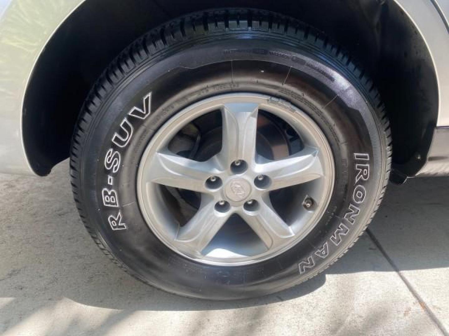 2007 Platinum /Gray Hyundai Santa Fe GLS LOW MILES 37,778 (5NMSG13D77H) with an 2.7L DOHC MPI V6 Engine engine, Automatic transmission, located at 4701 North Dixie Hwy, Pompano Beach, FL, 33064, (954) 422-2889, 26.240938, -80.123474 - OUR WEBPAGE FLORIDACARS1.COM HAS OVER 100 PHOTOS AND FREE CARFAX LINK 2007 HYUNDAI SANTA FE GLS VIN: 5NMSG13D77H123524 5 N M S G 1 3 D 7 7 H 1 2 3 5 2 4 4 DOOR WAGON/SPORT UTILITY 2.7L V6 F DOHC 16V GASOLINE FRONT WHEEL DRIVE Top Features Alloy Wheels Cloth Seats Satellite Radio Ready Basic Features - Photo#82