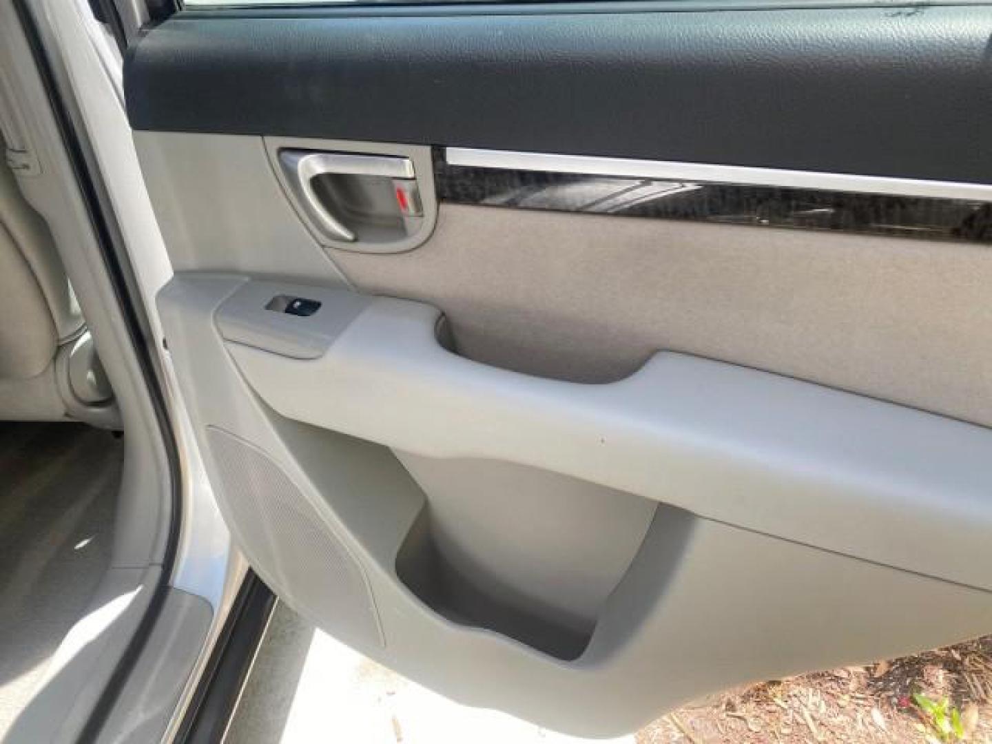 2007 Platinum /Gray Hyundai Santa Fe GLS LOW MILES 37,778 (5NMSG13D77H) with an 2.7L DOHC MPI V6 Engine engine, Automatic transmission, located at 4701 North Dixie Hwy, Pompano Beach, FL, 33064, (954) 422-2889, 26.240938, -80.123474 - OUR WEBPAGE FLORIDACARS1.COM HAS OVER 100 PHOTOS AND FREE CARFAX LINK 2007 HYUNDAI SANTA FE GLS VIN: 5NMSG13D77H123524 5 N M S G 1 3 D 7 7 H 1 2 3 5 2 4 4 DOOR WAGON/SPORT UTILITY 2.7L V6 F DOHC 16V GASOLINE FRONT WHEEL DRIVE Top Features Alloy Wheels Cloth Seats Satellite Radio Ready Basic Features - Photo#86