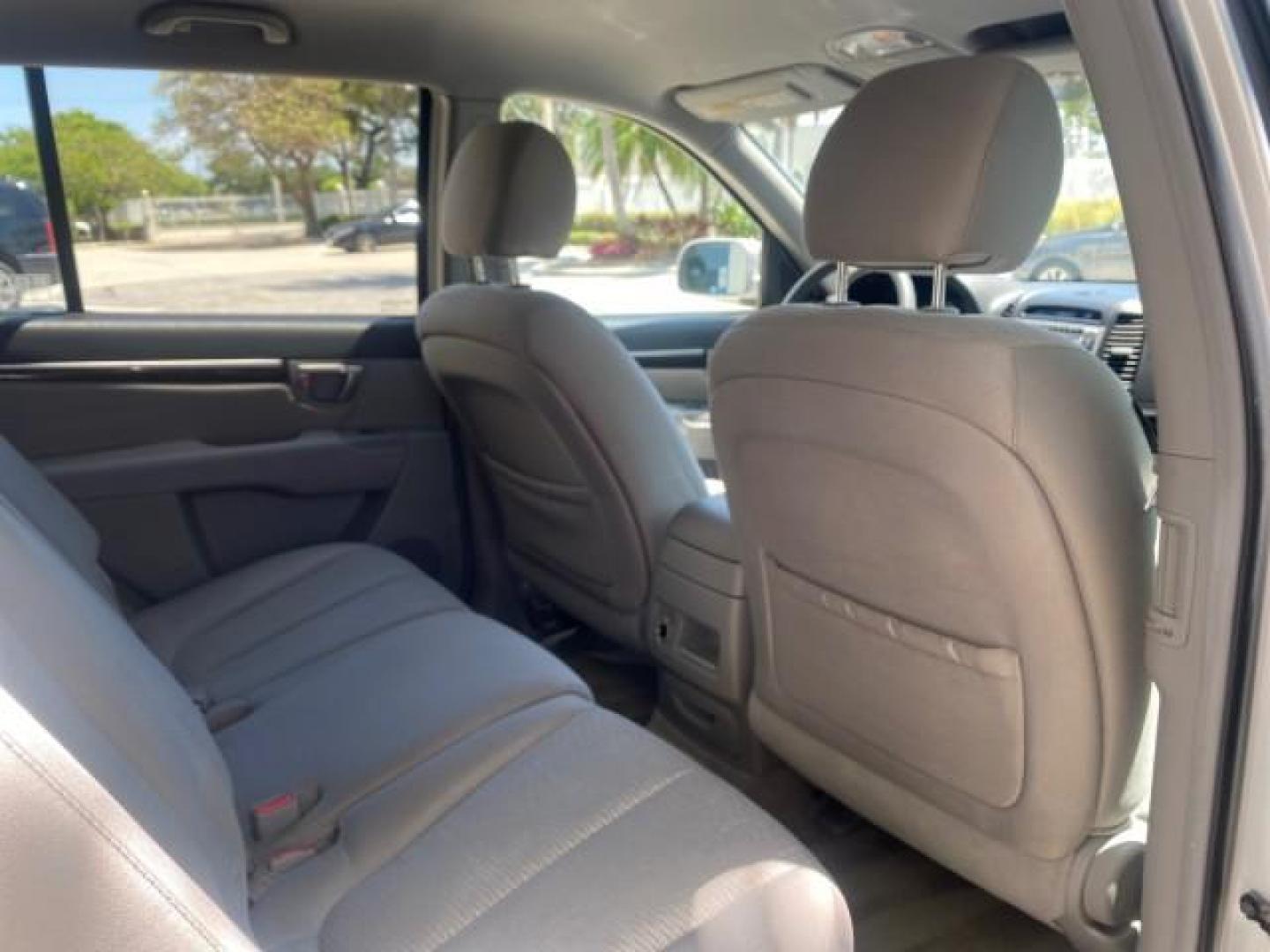2007 Platinum /Gray Hyundai Santa Fe GLS LOW MILES 37,778 (5NMSG13D77H) with an 2.7L DOHC MPI V6 Engine engine, Automatic transmission, located at 4701 North Dixie Hwy, Pompano Beach, FL, 33064, (954) 422-2889, 26.240938, -80.123474 - OUR WEBPAGE FLORIDACARS1.COM HAS OVER 100 PHOTOS AND FREE CARFAX LINK 2007 HYUNDAI SANTA FE GLS VIN: 5NMSG13D77H123524 5 N M S G 1 3 D 7 7 H 1 2 3 5 2 4 4 DOOR WAGON/SPORT UTILITY 2.7L V6 F DOHC 16V GASOLINE FRONT WHEEL DRIVE Top Features Alloy Wheels Cloth Seats Satellite Radio Ready Basic Features - Photo#87