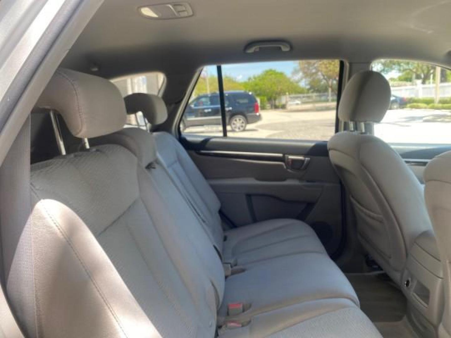 2007 Platinum /Gray Hyundai Santa Fe GLS LOW MILES 37,778 (5NMSG13D77H) with an 2.7L DOHC MPI V6 Engine engine, Automatic transmission, located at 4701 North Dixie Hwy, Pompano Beach, FL, 33064, (954) 422-2889, 26.240938, -80.123474 - OUR WEBPAGE FLORIDACARS1.COM HAS OVER 100 PHOTOS AND FREE CARFAX LINK 2007 HYUNDAI SANTA FE GLS VIN: 5NMSG13D77H123524 5 N M S G 1 3 D 7 7 H 1 2 3 5 2 4 4 DOOR WAGON/SPORT UTILITY 2.7L V6 F DOHC 16V GASOLINE FRONT WHEEL DRIVE Top Features Alloy Wheels Cloth Seats Satellite Radio Ready Basic Features - Photo#88