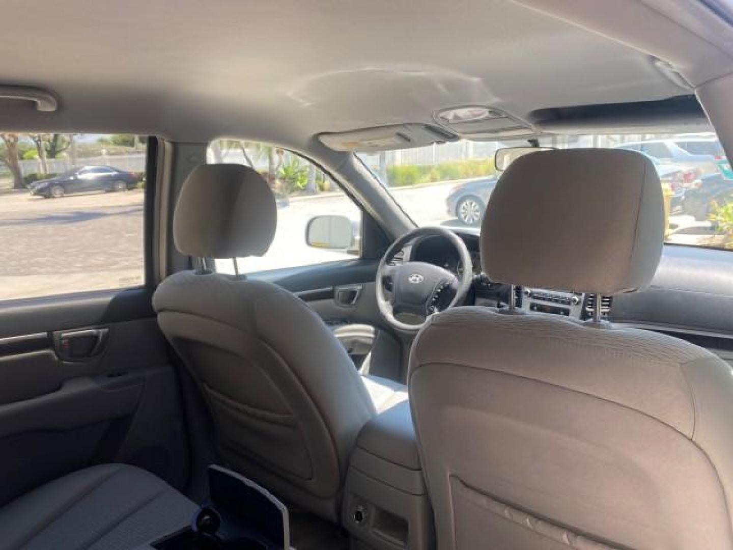2007 Platinum /Gray Hyundai Santa Fe GLS LOW MILES 37,778 (5NMSG13D77H) with an 2.7L DOHC MPI V6 Engine engine, Automatic transmission, located at 4701 North Dixie Hwy, Pompano Beach, FL, 33064, (954) 422-2889, 26.240938, -80.123474 - OUR WEBPAGE FLORIDACARS1.COM HAS OVER 100 PHOTOS AND FREE CARFAX LINK 2007 HYUNDAI SANTA FE GLS VIN: 5NMSG13D77H123524 5 N M S G 1 3 D 7 7 H 1 2 3 5 2 4 4 DOOR WAGON/SPORT UTILITY 2.7L V6 F DOHC 16V GASOLINE FRONT WHEEL DRIVE Top Features Alloy Wheels Cloth Seats Satellite Radio Ready Basic Features - Photo#91