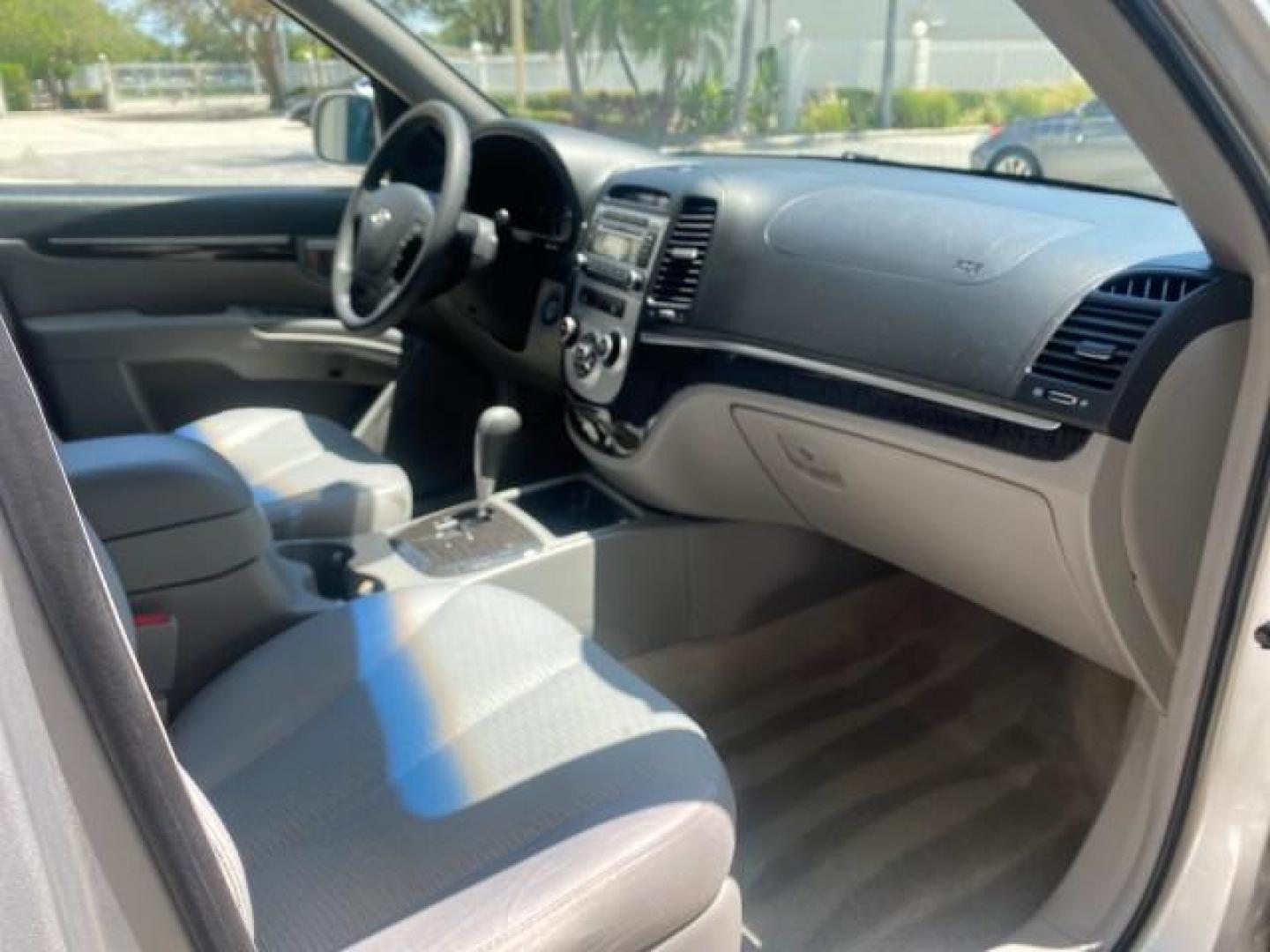 2007 Platinum /Gray Hyundai Santa Fe GLS LOW MILES 37,778 (5NMSG13D77H) with an 2.7L DOHC MPI V6 Engine engine, Automatic transmission, located at 4701 North Dixie Hwy, Pompano Beach, FL, 33064, (954) 422-2889, 26.240938, -80.123474 - OUR WEBPAGE FLORIDACARS1.COM HAS OVER 100 PHOTOS AND FREE CARFAX LINK 2007 HYUNDAI SANTA FE GLS VIN: 5NMSG13D77H123524 5 N M S G 1 3 D 7 7 H 1 2 3 5 2 4 4 DOOR WAGON/SPORT UTILITY 2.7L V6 F DOHC 16V GASOLINE FRONT WHEEL DRIVE Top Features Alloy Wheels Cloth Seats Satellite Radio Ready Basic Features - Photo#95