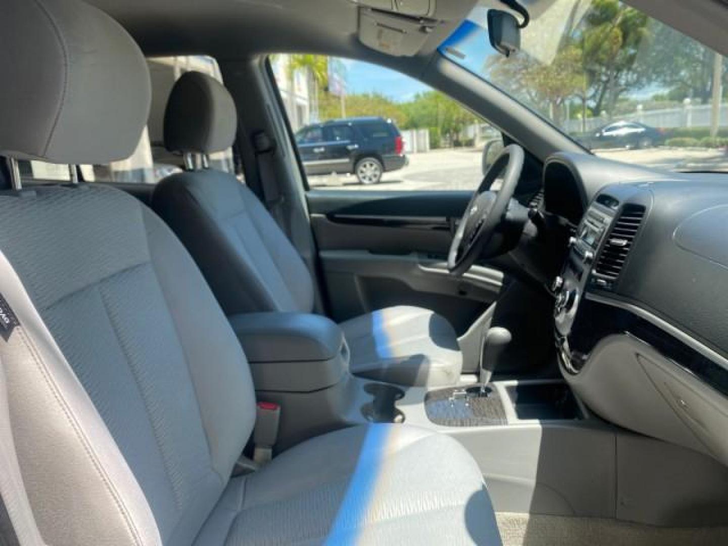 2007 Platinum /Gray Hyundai Santa Fe GLS LOW MILES 37,778 (5NMSG13D77H) with an 2.7L DOHC MPI V6 Engine engine, Automatic transmission, located at 4701 North Dixie Hwy, Pompano Beach, FL, 33064, (954) 422-2889, 26.240938, -80.123474 - OUR WEBPAGE FLORIDACARS1.COM HAS OVER 100 PHOTOS AND FREE CARFAX LINK 2007 HYUNDAI SANTA FE GLS VIN: 5NMSG13D77H123524 5 N M S G 1 3 D 7 7 H 1 2 3 5 2 4 4 DOOR WAGON/SPORT UTILITY 2.7L V6 F DOHC 16V GASOLINE FRONT WHEEL DRIVE Top Features Alloy Wheels Cloth Seats Satellite Radio Ready Basic Features - Photo#96