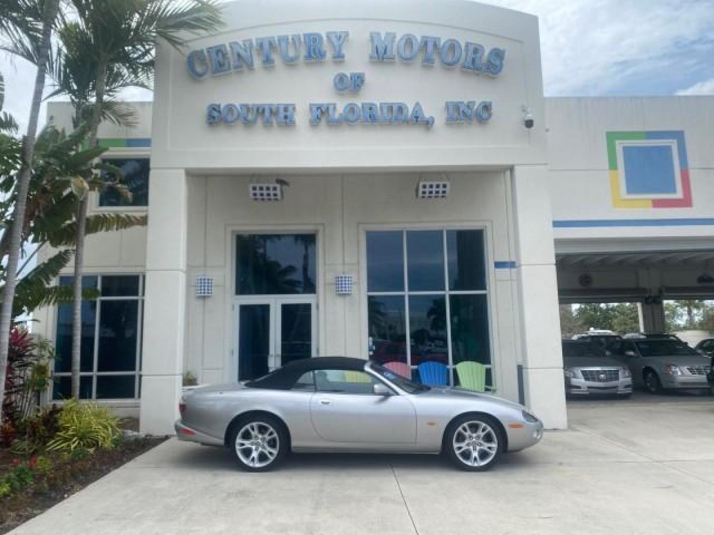 2004 Quartz /Charcoal Jaguar XK8 CONV LOW MILES 22,128 (SAJDA42CX42) with an 4.2L DOHC EFI 32-Valve Aluminum Alloy V8 Engine engine, Automatic transmission, located at 4701 North Dixie Hwy, Pompano Beach, FL, 33064, (954) 422-2889, 26.240938, -80.123474 - OUR WEBPAGE FLORIDACARS1.COM HAS OVER 100 PHOTOS AND FREE CARFAX LINK 2004 JAGUAR XK-SERIES XK8 $ 75,530 NEW VIN: SAJDA42CX42A37634 S A J D A 4 2 C X 4 2 A 3 7 6 3 4 CONVERTIBLE 4.2L V8 F DOHC GASOLINE REAR WHEEL DRIVE TOP WORKS GREAT! TIRES ARE LIKE NEW! Top Features Alloy Wheels Leather Seats Alpi - Photo#0