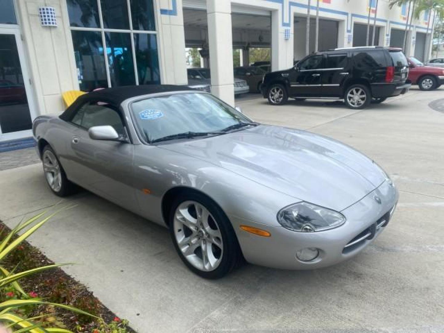 2004 Quartz /Charcoal Jaguar XK8 CONV LOW MILES 22,128 (SAJDA42CX42) with an 4.2L DOHC EFI 32-Valve Aluminum Alloy V8 Engine engine, Automatic transmission, located at 4701 North Dixie Hwy, Pompano Beach, FL, 33064, (954) 422-2889, 26.240938, -80.123474 - OUR WEBPAGE FLORIDACARS1.COM HAS OVER 100 PHOTOS AND FREE CARFAX LINK 2004 JAGUAR XK-SERIES XK8 $ 75,530 NEW VIN: SAJDA42CX42A37634 S A J D A 4 2 C X 4 2 A 3 7 6 3 4 CONVERTIBLE 4.2L V8 F DOHC GASOLINE REAR WHEEL DRIVE TOP WORKS GREAT! TIRES ARE LIKE NEW! Top Features Alloy Wheels Leather Seats Alpi - Photo#24