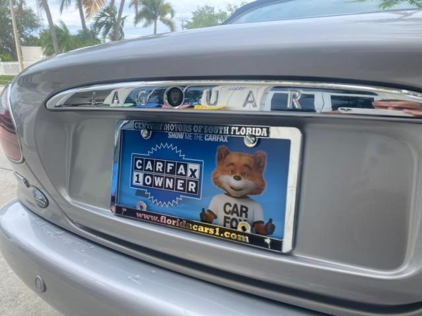 2004 Quartz /Charcoal Jaguar XK8 CONV LOW MILES 22,128 (SAJDA42CX42) with an 4.2L DOHC EFI 32-Valve Aluminum Alloy V8 Engine engine, Automatic transmission, located at 4701 North Dixie Hwy, Pompano Beach, FL, 33064, (954) 422-2889, 26.240938, -80.123474 - OUR WEBPAGE FLORIDACARS1.COM HAS OVER 100 PHOTOS AND FREE CARFAX LINK 2004 JAGUAR XK-SERIES XK8 $ 75,530 NEW VIN: SAJDA42CX42A37634 S A J D A 4 2 C X 4 2 A 3 7 6 3 4 CONVERTIBLE 4.2L V8 F DOHC GASOLINE REAR WHEEL DRIVE TOP WORKS GREAT! TIRES ARE LIKE NEW! Top Features Alloy Wheels Leather Seats Alpi - Photo#78
