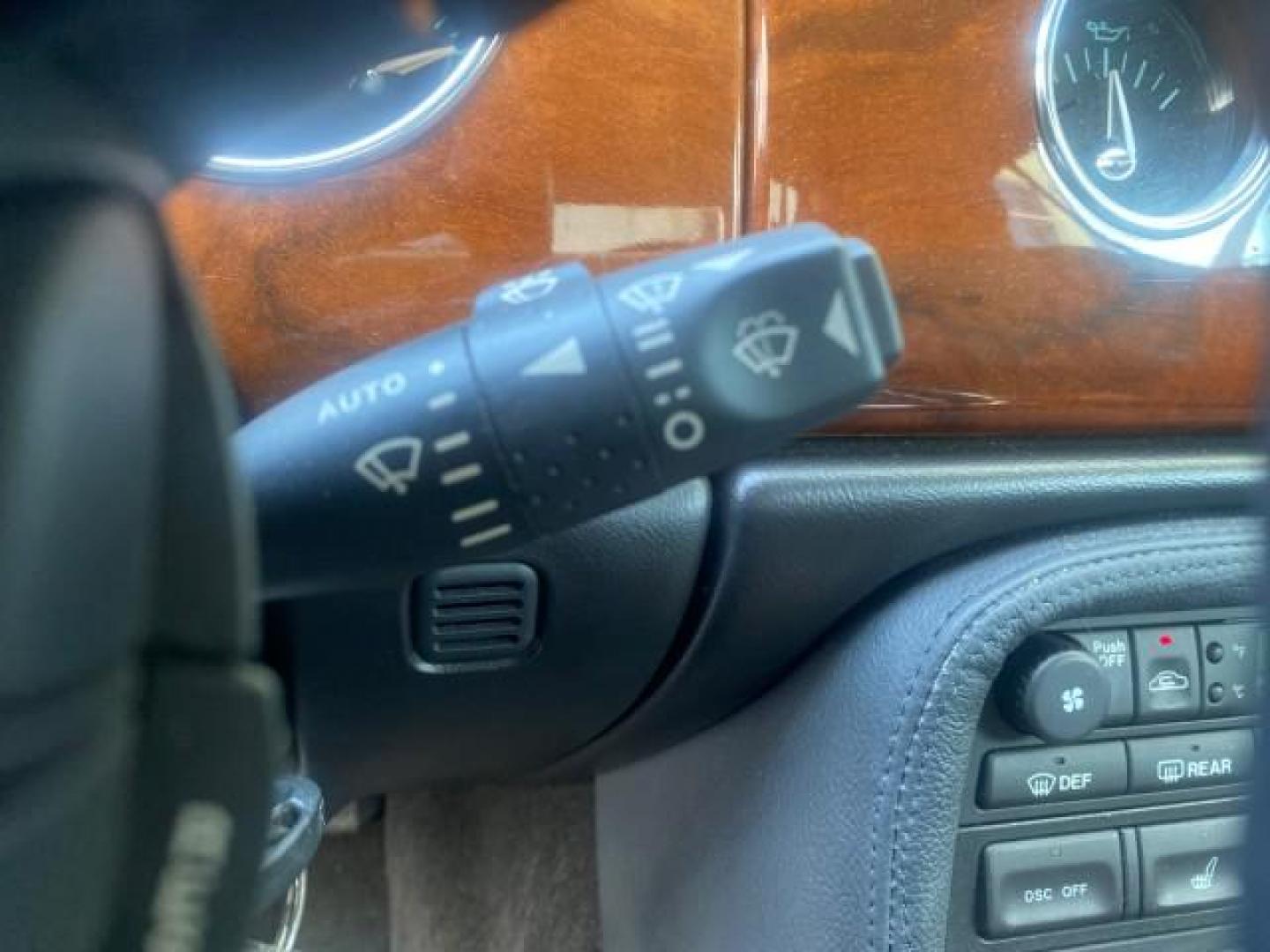 2004 Quartz /Charcoal Jaguar XK8 XK8 CONV LOW MILES 22,152 (SAJDA42CX42) with an 4.2L DOHC EFI 32-Valve Aluminum Alloy V8 Engine engine, Automatic transmission, located at 4701 North Dixie Hwy, Pompano Beach, FL, 33064, (954) 422-2889, 26.240938, -80.123474 - OUR WEBPAGE FLORIDACARS1.COM HAS OVER 100 PHOTOS AND FREE CARFAX LINK 2004 JAGUAR XK-SERIES XK8 $ 75,530 NEW VIN: SAJDA42CX42A37634 S A J D A 4 2 C X 4 2 A 3 7 6 3 4 CONVERTIBLE 4.2L V8 F DOHC GASOLINE REAR WHEEL DRIVE TOP WORKS GREAT! TIRES ARE LIKE NEW! Top Features Alloy Wheels Leather Seats Alpi - Photo#43