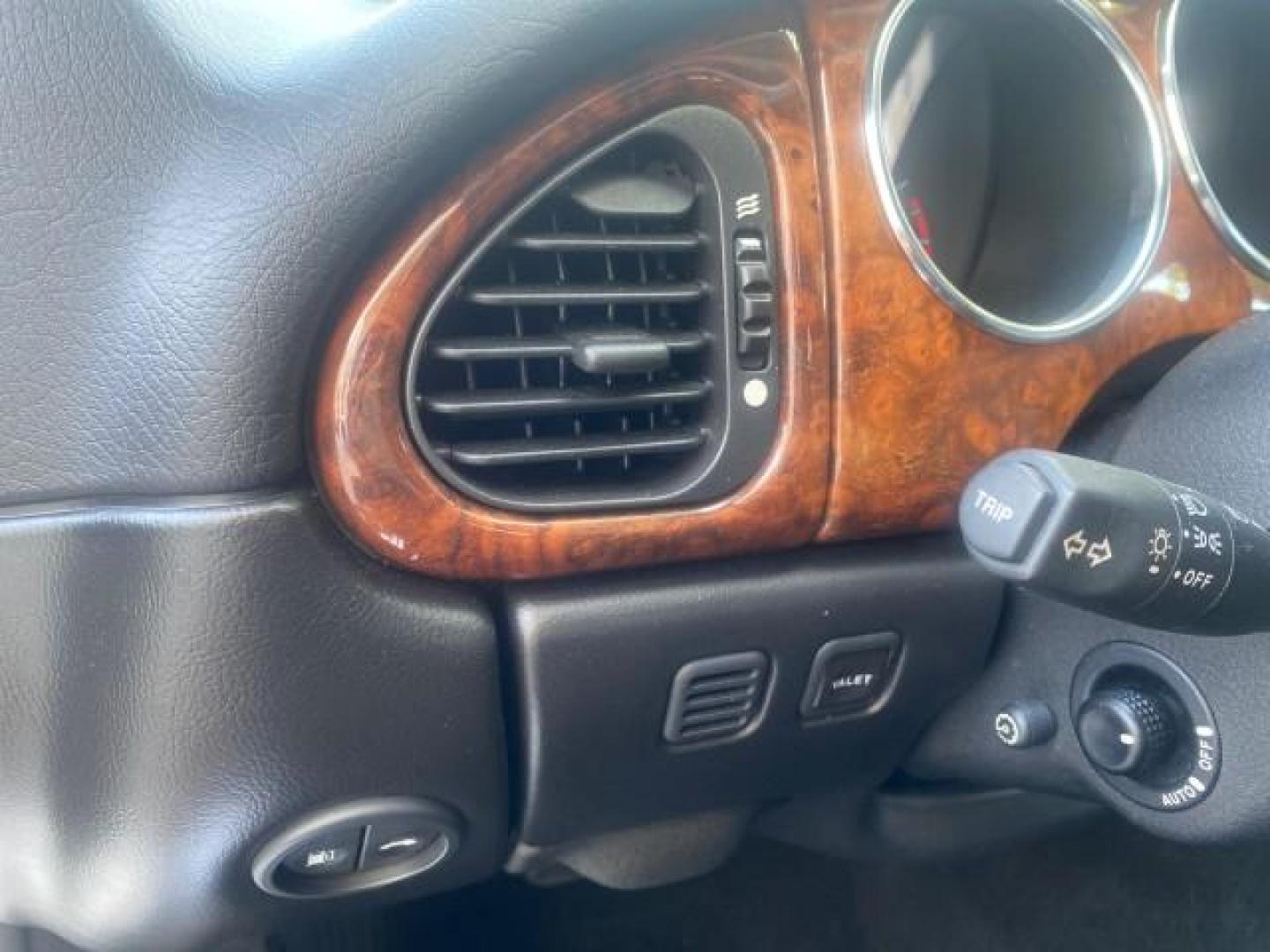 2004 Quartz /Charcoal Jaguar XK8 XK8 CONV LOW MILES 22,152 (SAJDA42CX42) with an 4.2L DOHC EFI 32-Valve Aluminum Alloy V8 Engine engine, Automatic transmission, located at 4701 North Dixie Hwy, Pompano Beach, FL, 33064, (954) 422-2889, 26.240938, -80.123474 - OUR WEBPAGE FLORIDACARS1.COM HAS OVER 100 PHOTOS AND FREE CARFAX LINK 2004 JAGUAR XK-SERIES XK8 $ 75,530 NEW VIN: SAJDA42CX42A37634 S A J D A 4 2 C X 4 2 A 3 7 6 3 4 CONVERTIBLE 4.2L V8 F DOHC GASOLINE REAR WHEEL DRIVE TOP WORKS GREAT! TIRES ARE LIKE NEW! Top Features Alloy Wheels Leather Seats Alpi - Photo#44