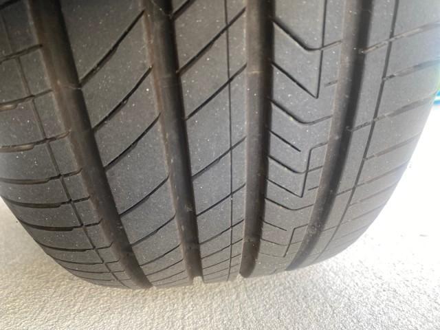 2004 Quartz /Charcoal Jaguar XK8 CONV LOW MILES 22,152 (SAJDA42CX42) with an 4.2L DOHC EFI 32-Valve Aluminum Alloy V8 Engine engine, Automatic transmission, located at 4701 North Dixie Hwy, Pompano Beach, FL, 33064, (954) 422-2889, 26.240938, -80.123474 - OUR WEBPAGE FLORIDACARS1.COM HAS OVER 100 PHOTOS AND FREE CARFAX LINK 2004 JAGUAR XK-SERIES XK8 $ 75,530 NEW VIN: SAJDA42CX42A37634 S A J D A 4 2 C X 4 2 A 3 7 6 3 4 CONVERTIBLE 4.2L V8 F DOHC GASOLINE REAR WHEEL DRIVE TOP WORKS GREAT! TIRES ARE LIKE NEW! Top Features Alloy Wheels Leather Seats Alpi - Photo#66