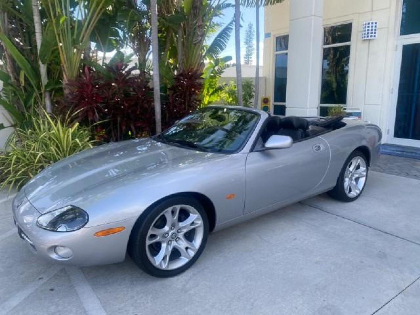 2004 Quartz /Charcoal Jaguar XK8 XK8 CONV LOW MILES 22,152 (SAJDA42CX42) with an 4.2L DOHC EFI 32-Valve Aluminum Alloy V8 Engine engine, Automatic transmission, located at 4701 North Dixie Hwy, Pompano Beach, FL, 33064, (954) 422-2889, 26.240938, -80.123474 - OUR WEBPAGE FLORIDACARS1.COM HAS OVER 100 PHOTOS AND FREE CARFAX LINK 2004 JAGUAR XK-SERIES XK8 $ 75,530 NEW VIN: SAJDA42CX42A37634 S A J D A 4 2 C X 4 2 A 3 7 6 3 4 CONVERTIBLE 4.2L V8 F DOHC GASOLINE REAR WHEEL DRIVE TOP WORKS GREAT! TIRES ARE LIKE NEW! Top Features Alloy Wheels Leather Seats Alpi - Photo#83