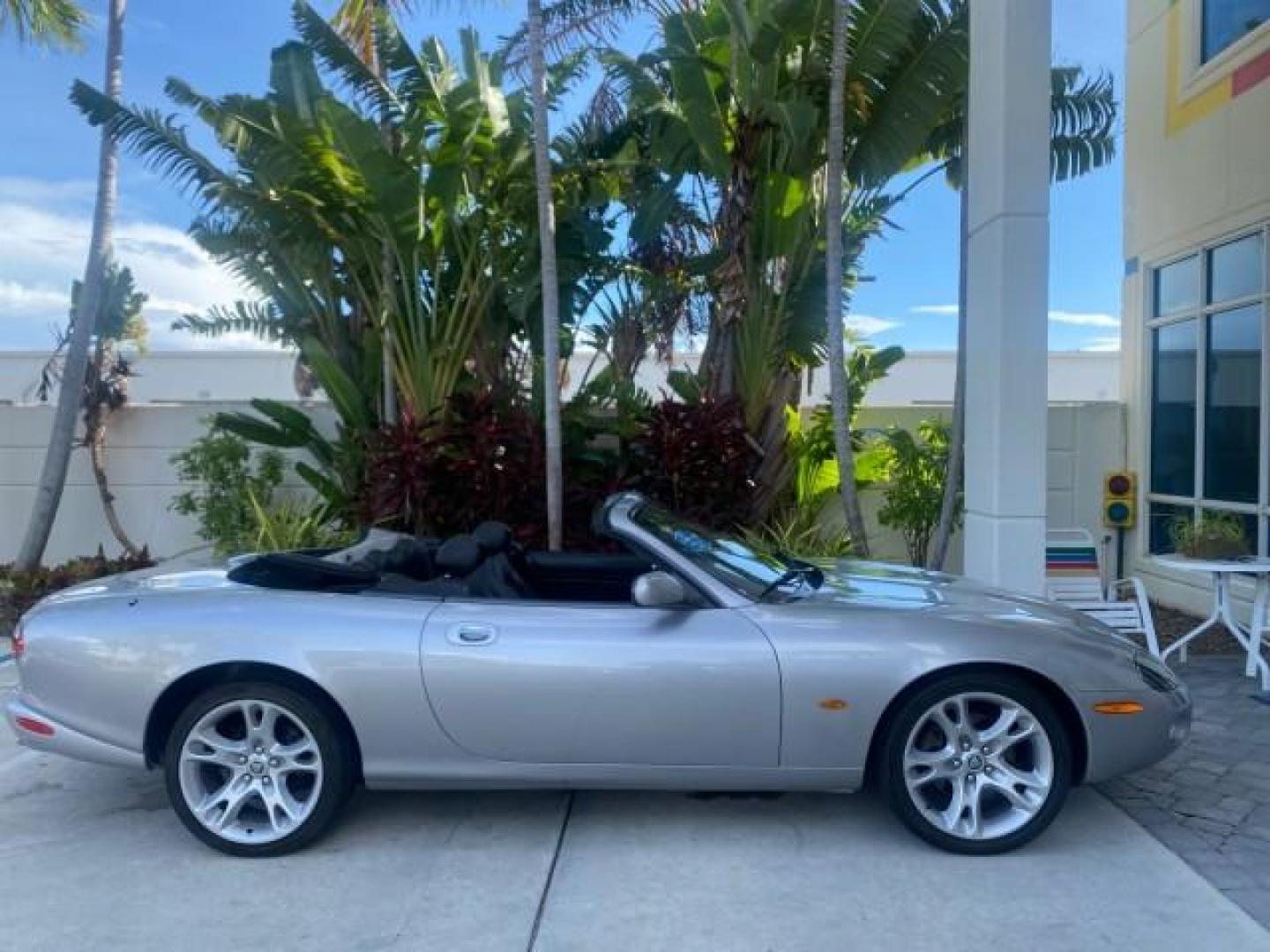 2004 Quartz /Charcoal Jaguar XK8 XK8 CONV LOW MILES 22,152 (SAJDA42CX42) with an 4.2L DOHC EFI 32-Valve Aluminum Alloy V8 Engine engine, Automatic transmission, located at 4701 North Dixie Hwy, Pompano Beach, FL, 33064, (954) 422-2889, 26.240938, -80.123474 - OUR WEBPAGE FLORIDACARS1.COM HAS OVER 100 PHOTOS AND FREE CARFAX LINK 2004 JAGUAR XK-SERIES XK8 $ 75,530 NEW VIN: SAJDA42CX42A37634 S A J D A 4 2 C X 4 2 A 3 7 6 3 4 CONVERTIBLE 4.2L V8 F DOHC GASOLINE REAR WHEEL DRIVE TOP WORKS GREAT! TIRES ARE LIKE NEW! Top Features Alloy Wheels Leather Seats Alpi - Photo#97