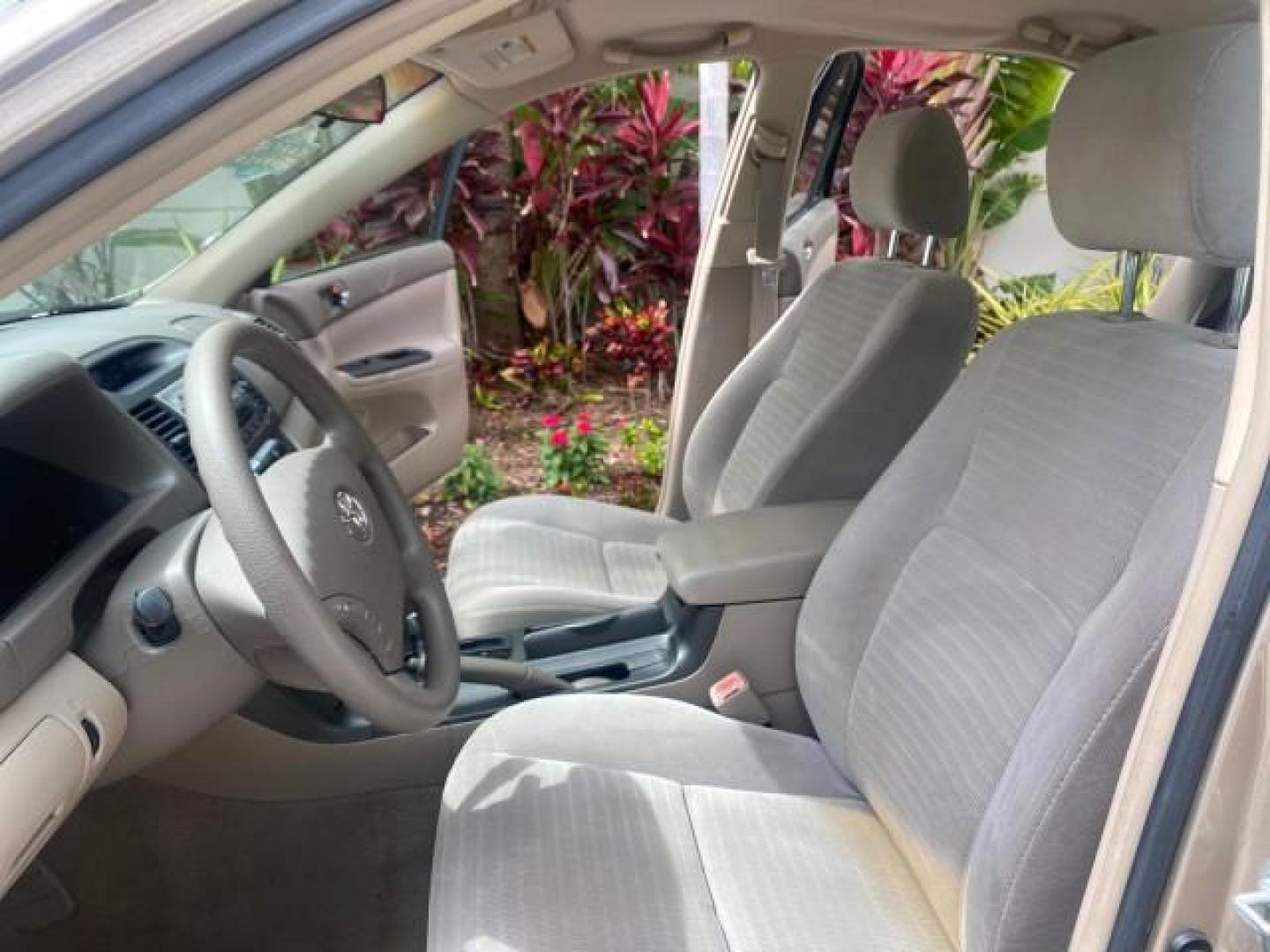 2005 Desert Sand Mica /Stone Toyota Camry LE LOW MILES 57,170 1 FLORIDA (4T1BE32KX5U) with an 2.4L DOHC SEFI Vvti 16-Valve 4-Cyl Engine engine, Automatic transmission, located at 4701 North Dixie Hwy, Pompano Beach, FL, 33064, (954) 422-2889, 26.240938, -80.123474 - OUR WEBPAGE FLORIDACARS1.COM HAS OVER 100 PHOTOS AND FREE CARFAX LINK 2005 TOYOTA CAMRY LE AUTO AC VIN: 4T1BE32KX5U991049 4 T 1 B E 3 2 K X 5 U 9 9 1 0 4 9 SEDAN 4 DR 2.4L I4 F DOHC 16V 34 MPG GASOLINE FRONT WHEEL DRIVE Top Features Cloth Seats Basic Features ABS Brakes Automatic Transmission Power - Photo#10