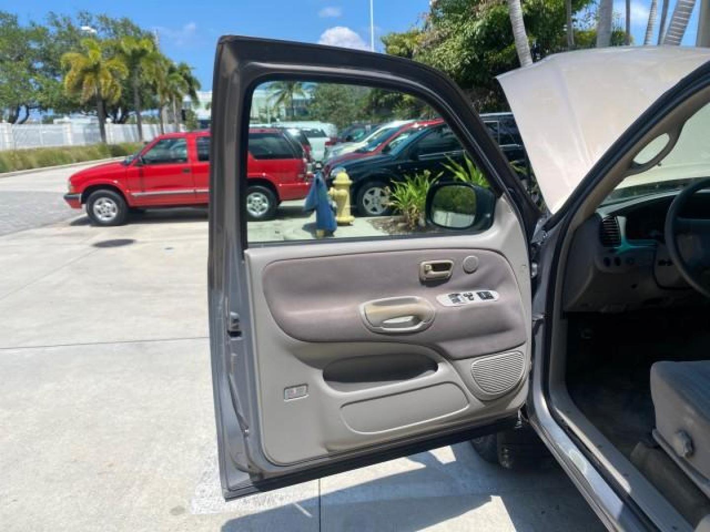 2002 Thunder Grey Metallic /Gray Toyota Tundra SR5 1 OWNER FLORIDA 4X4 (5TBBT44102S) with an 4.7L DOHC EFI 32-Valve V8 i-Force Engine engine, Automatic transmission, located at 4701 North Dixie Hwy, Pompano Beach, FL, 33064, (954) 422-2889, 26.240938, -80.123474 - OUR WEBPAGE FLORIDACARS1.COM HAS OVER 100 PHOTOS AND FREE CARFAX LINK 2002 TOYOTA TUNDRA SR5 V8 VIN: 5TBBT44102S289903 5 T B B T 4 4 1 0 2 S 2 8 9 9 0 3 4 DOOR EXTENDED CAB PICKUP 4 DR 4.7L V8 F DOHC 32V GASOLINE REAR WHEEL DRIVE W/ 4X4 Top Features 4WD/AWD Cloth Seats Alloy Wheels Tow Hitch Bed Lin - Photo#9