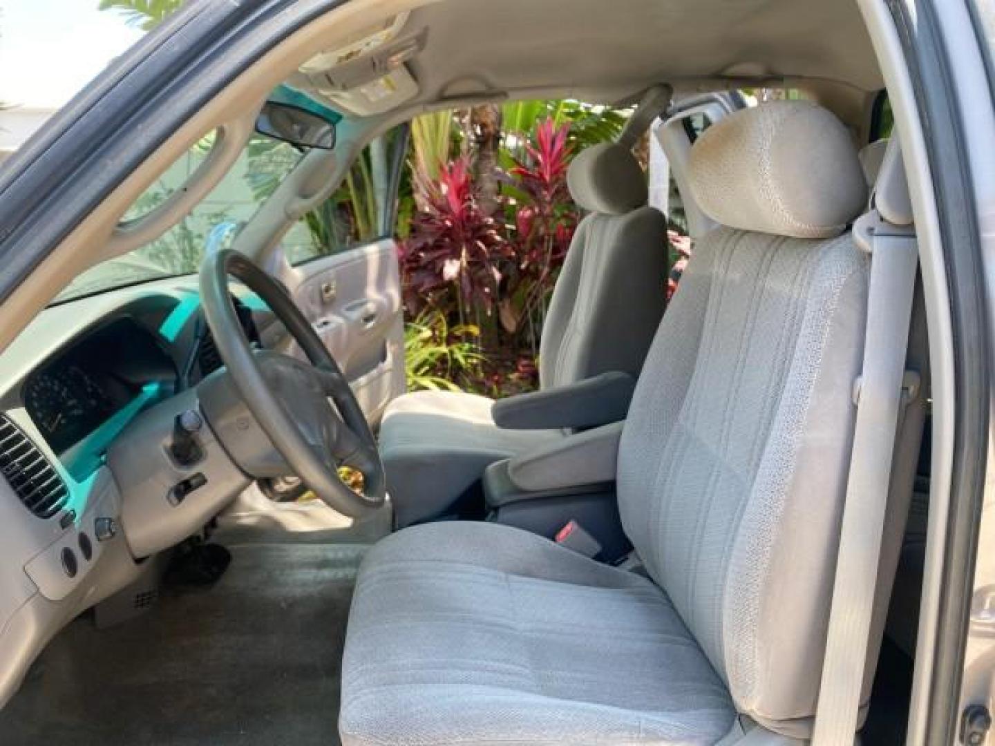 2002 Thunder Grey Metallic /Gray Toyota Tundra SR5 1 OWNER FLORIDA 4X4 (5TBBT44102S) with an 4.7L DOHC EFI 32-Valve V8 i-Force Engine engine, Automatic transmission, located at 4701 North Dixie Hwy, Pompano Beach, FL, 33064, (954) 422-2889, 26.240938, -80.123474 - OUR WEBPAGE FLORIDACARS1.COM HAS OVER 100 PHOTOS AND FREE CARFAX LINK 2002 TOYOTA TUNDRA SR5 V8 VIN: 5TBBT44102S289903 5 T B B T 4 4 1 0 2 S 2 8 9 9 0 3 4 DOOR EXTENDED CAB PICKUP 4 DR 4.7L V8 F DOHC 32V GASOLINE REAR WHEEL DRIVE W/ 4X4 Top Features 4WD/AWD Cloth Seats Alloy Wheels Tow Hitch Bed Lin - Photo#10