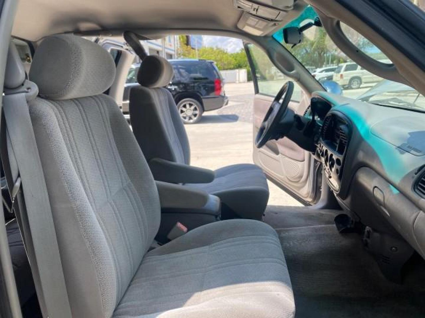 2002 Thunder Grey Metallic /Gray Toyota Tundra SR5 1 OWNER FLORIDA 4X4 (5TBBT44102S) with an 4.7L DOHC EFI 32-Valve V8 i-Force Engine engine, Automatic transmission, located at 4701 North Dixie Hwy, Pompano Beach, FL, 33064, (954) 422-2889, 26.240938, -80.123474 - OUR WEBPAGE FLORIDACARS1.COM HAS OVER 100 PHOTOS AND FREE CARFAX LINK 2002 TOYOTA TUNDRA SR5 V8 VIN: 5TBBT44102S289903 5 T B B T 4 4 1 0 2 S 2 8 9 9 0 3 4 DOOR EXTENDED CAB PICKUP 4 DR 4.7L V8 F DOHC 32V GASOLINE REAR WHEEL DRIVE W/ 4X4 Top Features 4WD/AWD Cloth Seats Alloy Wheels Tow Hitch Bed Lin - Photo#12