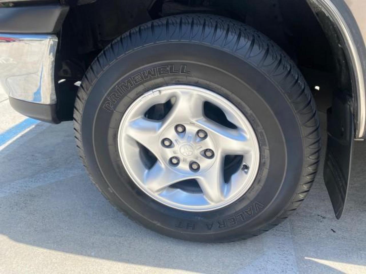 2002 Thunder Grey Metallic /Gray Toyota Tundra SR5 1 OWNER FLORIDA 4X4 (5TBBT44102S) with an 4.7L DOHC EFI 32-Valve V8 i-Force Engine engine, Automatic transmission, located at 4701 North Dixie Hwy, Pompano Beach, FL, 33064, (954) 422-2889, 26.240938, -80.123474 - OUR WEBPAGE FLORIDACARS1.COM HAS OVER 100 PHOTOS AND FREE CARFAX LINK 2002 TOYOTA TUNDRA SR5 V8 VIN: 5TBBT44102S289903 5 T B B T 4 4 1 0 2 S 2 8 9 9 0 3 4 DOOR EXTENDED CAB PICKUP 4 DR 4.7L V8 F DOHC 32V GASOLINE REAR WHEEL DRIVE W/ 4X4 Top Features 4WD/AWD Cloth Seats Alloy Wheels Tow Hitch Bed Lin - Photo#19