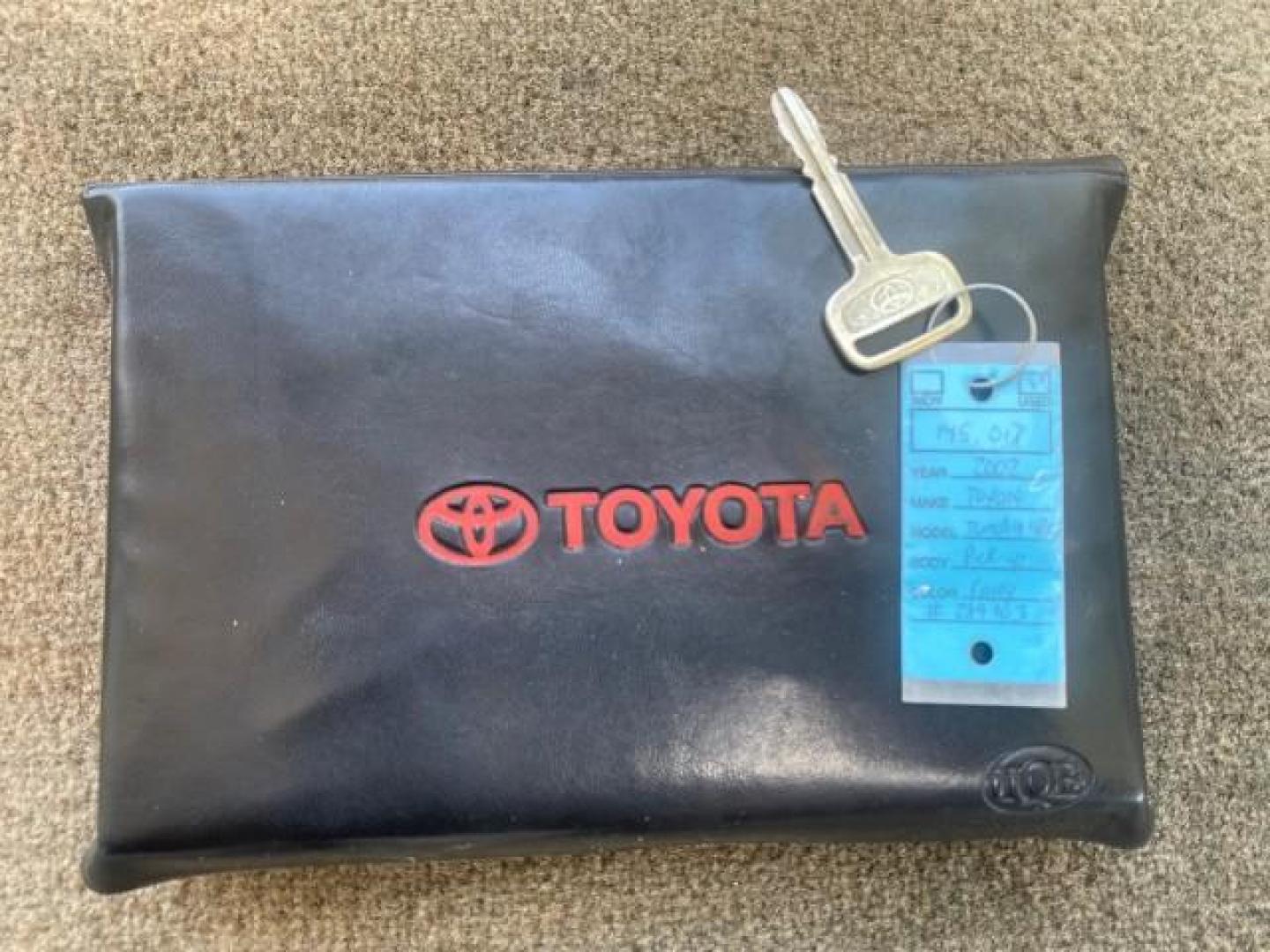 2002 Thunder Grey Metallic /Gray Toyota Tundra SR5 1 OWNER FLORIDA 4X4 (5TBBT44102S) with an 4.7L DOHC EFI 32-Valve V8 i-Force Engine engine, Automatic transmission, located at 4701 North Dixie Hwy, Pompano Beach, FL, 33064, (954) 422-2889, 26.240938, -80.123474 - OUR WEBPAGE FLORIDACARS1.COM HAS OVER 100 PHOTOS AND FREE CARFAX LINK 2002 TOYOTA TUNDRA SR5 V8 VIN: 5TBBT44102S289903 5 T B B T 4 4 1 0 2 S 2 8 9 9 0 3 4 DOOR EXTENDED CAB PICKUP 4 DR 4.7L V8 F DOHC 32V GASOLINE REAR WHEEL DRIVE W/ 4X4 Top Features 4WD/AWD Cloth Seats Alloy Wheels Tow Hitch Bed Lin - Photo#23