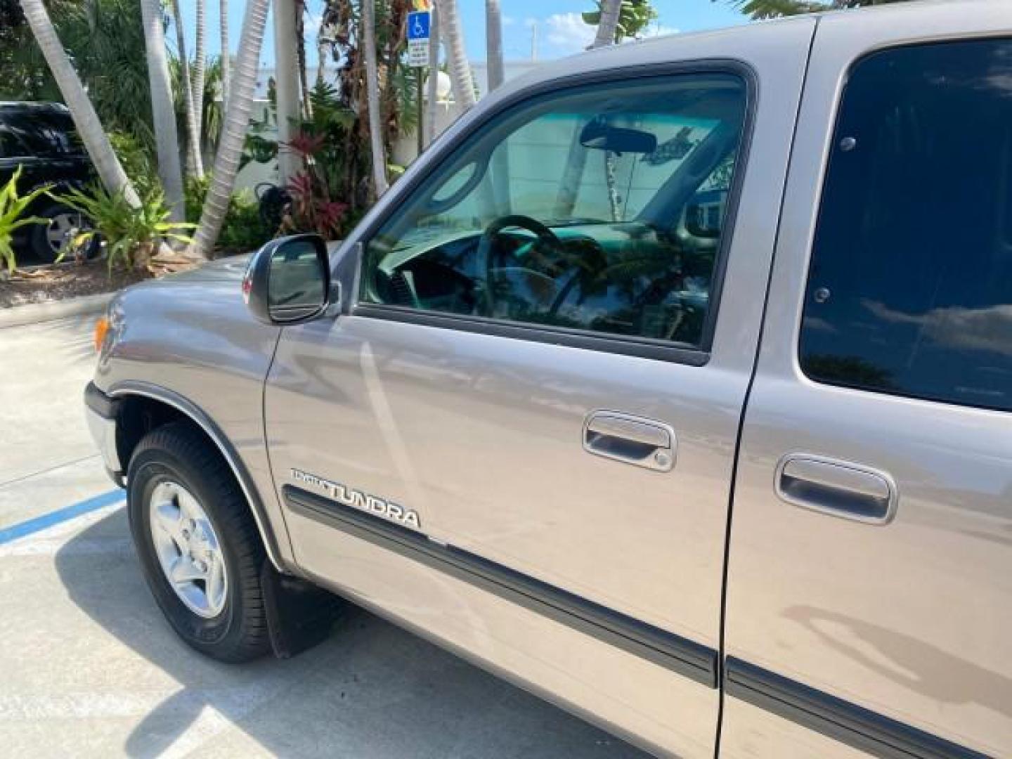 2002 Thunder Grey Metallic /Gray Toyota Tundra SR5 1 OWNER FLORIDA 4X4 (5TBBT44102S) with an 4.7L DOHC EFI 32-Valve V8 i-Force Engine engine, Automatic transmission, located at 4701 North Dixie Hwy, Pompano Beach, FL, 33064, (954) 422-2889, 26.240938, -80.123474 - OUR WEBPAGE FLORIDACARS1.COM HAS OVER 100 PHOTOS AND FREE CARFAX LINK 2002 TOYOTA TUNDRA SR5 V8 VIN: 5TBBT44102S289903 5 T B B T 4 4 1 0 2 S 2 8 9 9 0 3 4 DOOR EXTENDED CAB PICKUP 4 DR 4.7L V8 F DOHC 32V GASOLINE REAR WHEEL DRIVE W/ 4X4 Top Features 4WD/AWD Cloth Seats Alloy Wheels Tow Hitch Bed Lin - Photo#27