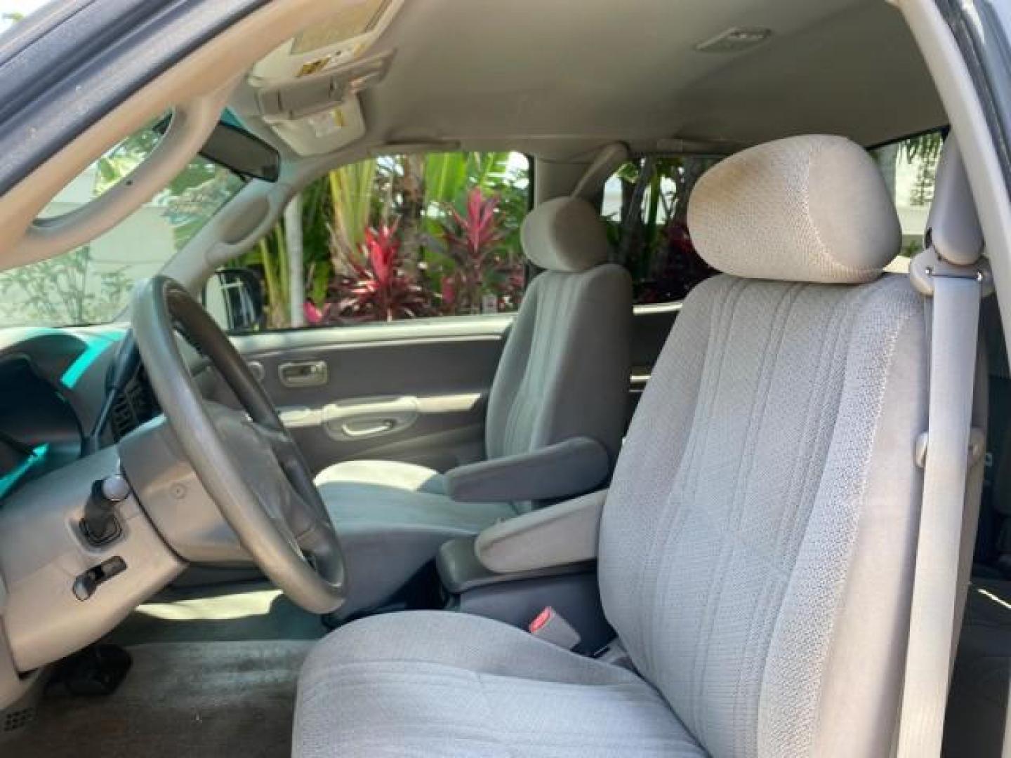 2002 Thunder Grey Metallic /Gray Toyota Tundra SR5 1 OWNER FLORIDA 4X4 (5TBBT44102S) with an 4.7L DOHC EFI 32-Valve V8 i-Force Engine engine, Automatic transmission, located at 4701 North Dixie Hwy, Pompano Beach, FL, 33064, (954) 422-2889, 26.240938, -80.123474 - OUR WEBPAGE FLORIDACARS1.COM HAS OVER 100 PHOTOS AND FREE CARFAX LINK 2002 TOYOTA TUNDRA SR5 V8 VIN: 5TBBT44102S289903 5 T B B T 4 4 1 0 2 S 2 8 9 9 0 3 4 DOOR EXTENDED CAB PICKUP 4 DR 4.7L V8 F DOHC 32V GASOLINE REAR WHEEL DRIVE W/ 4X4 Top Features 4WD/AWD Cloth Seats Alloy Wheels Tow Hitch Bed Lin - Photo#32