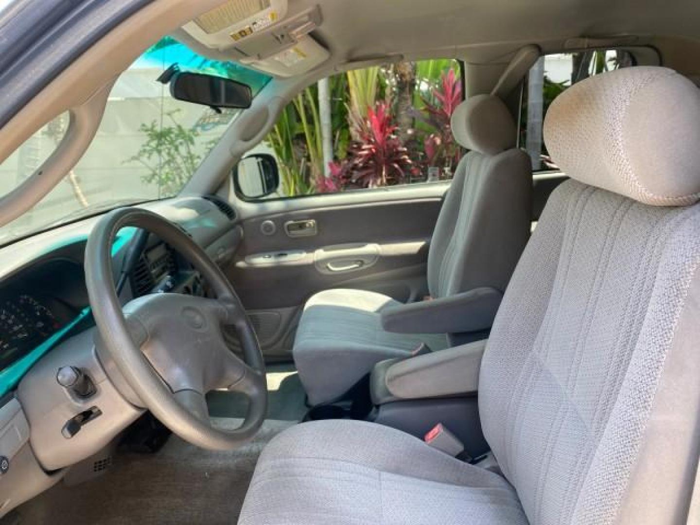2002 Thunder Grey Metallic /Gray Toyota Tundra SR5 1 OWNER FLORIDA 4X4 (5TBBT44102S) with an 4.7L DOHC EFI 32-Valve V8 i-Force Engine engine, Automatic transmission, located at 4701 North Dixie Hwy, Pompano Beach, FL, 33064, (954) 422-2889, 26.240938, -80.123474 - OUR WEBPAGE FLORIDACARS1.COM HAS OVER 100 PHOTOS AND FREE CARFAX LINK 2002 TOYOTA TUNDRA SR5 V8 VIN: 5TBBT44102S289903 5 T B B T 4 4 1 0 2 S 2 8 9 9 0 3 4 DOOR EXTENDED CAB PICKUP 4 DR 4.7L V8 F DOHC 32V GASOLINE REAR WHEEL DRIVE W/ 4X4 Top Features 4WD/AWD Cloth Seats Alloy Wheels Tow Hitch Bed Lin - Photo#33